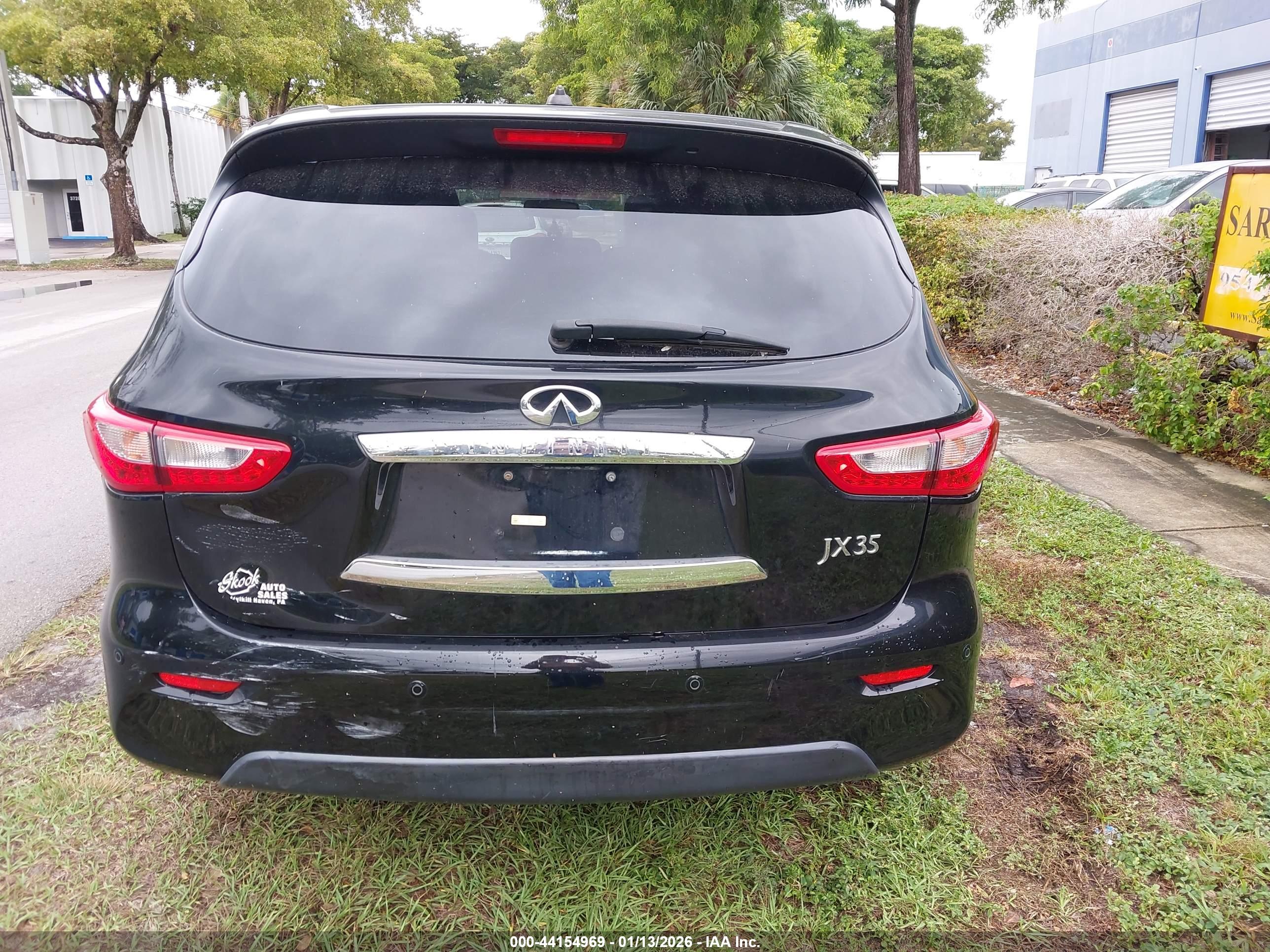 INFINITI JX35 image 6