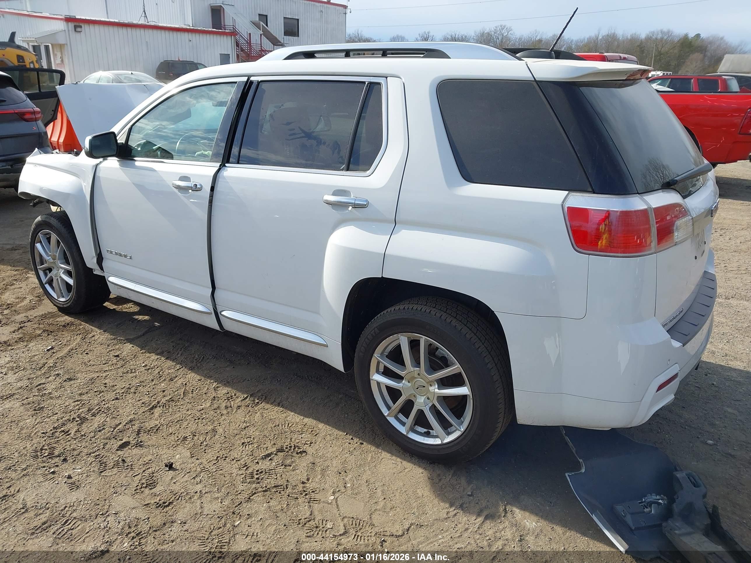 GMC TERRAIN image 3