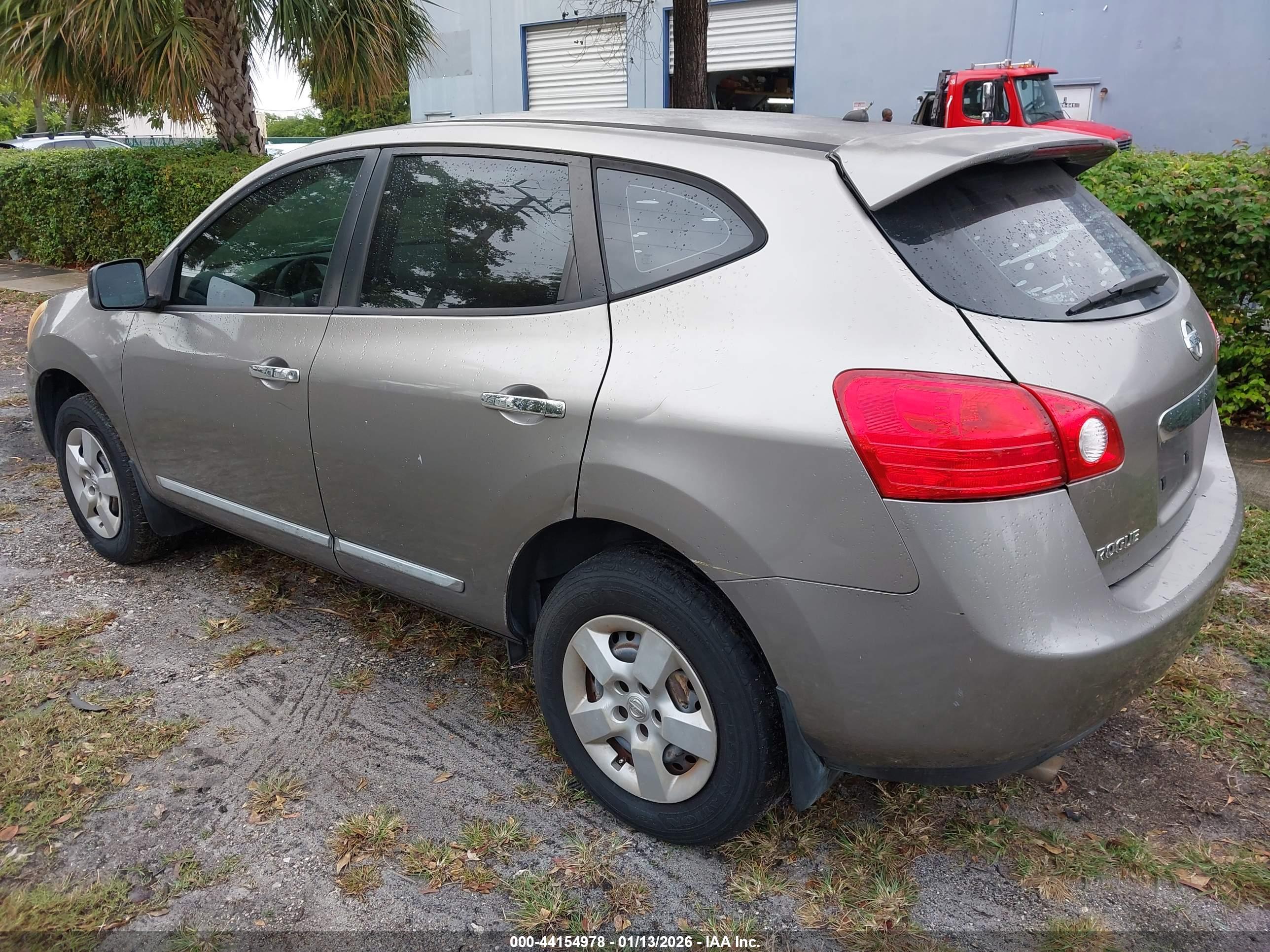 NISSAN ROGUE image 3
