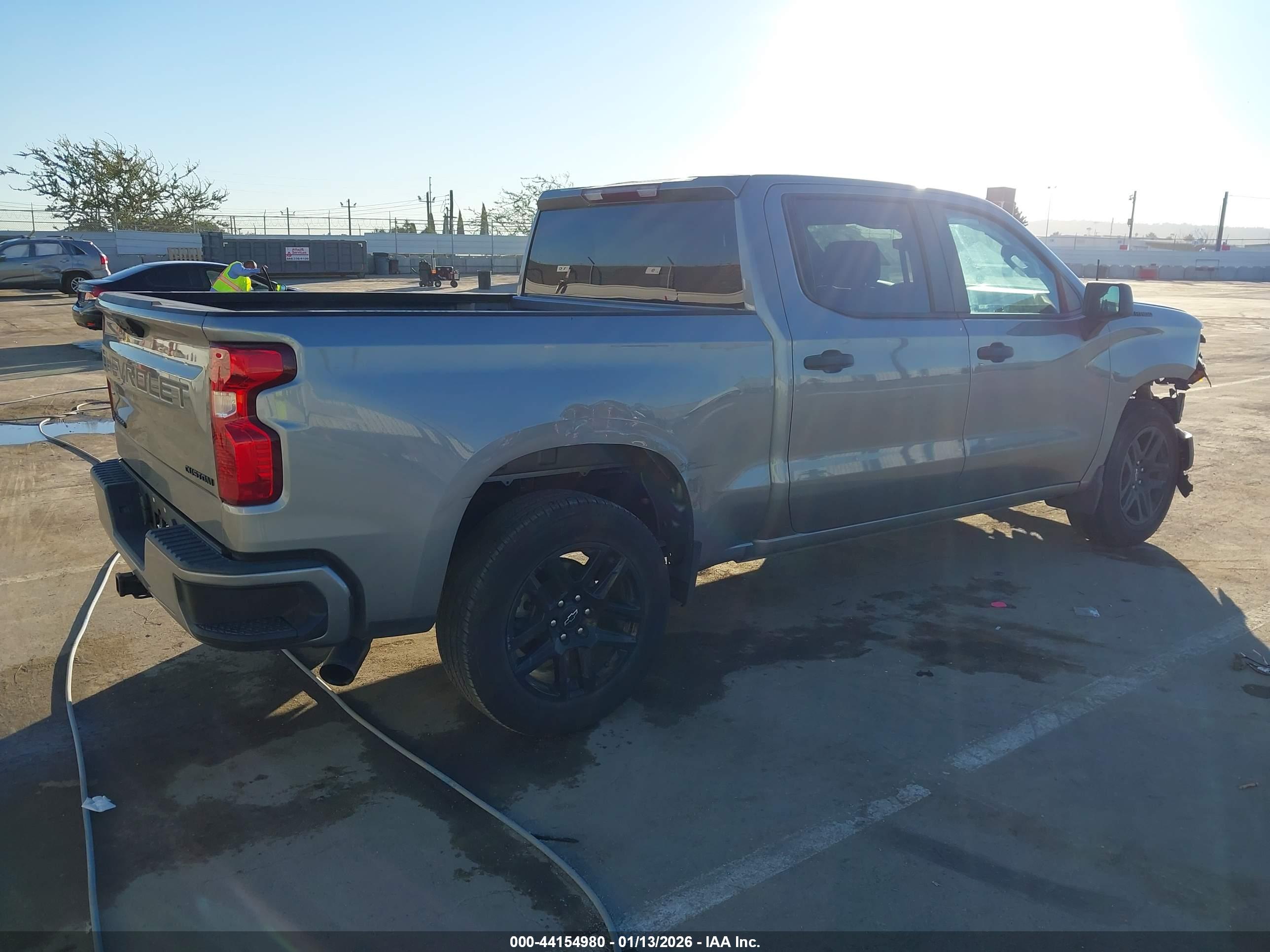 CHEVROLET SILVERADO image 4