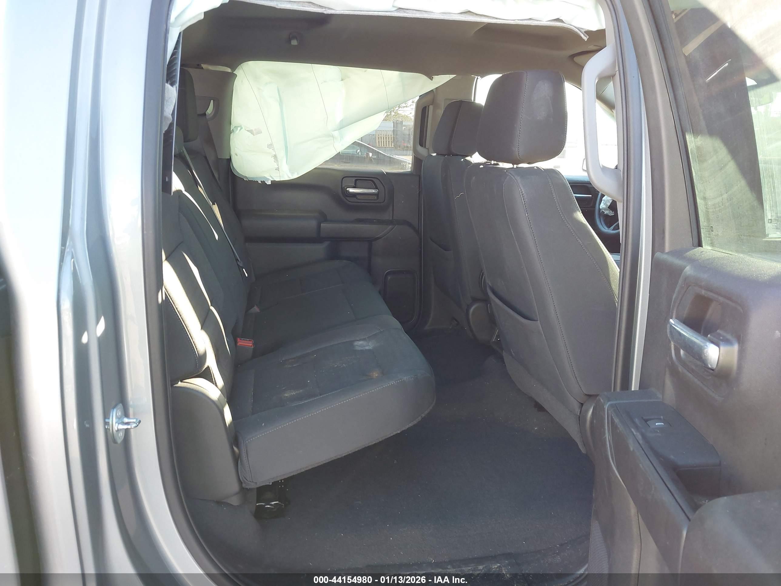 CHEVROLET SILVERADO image 8