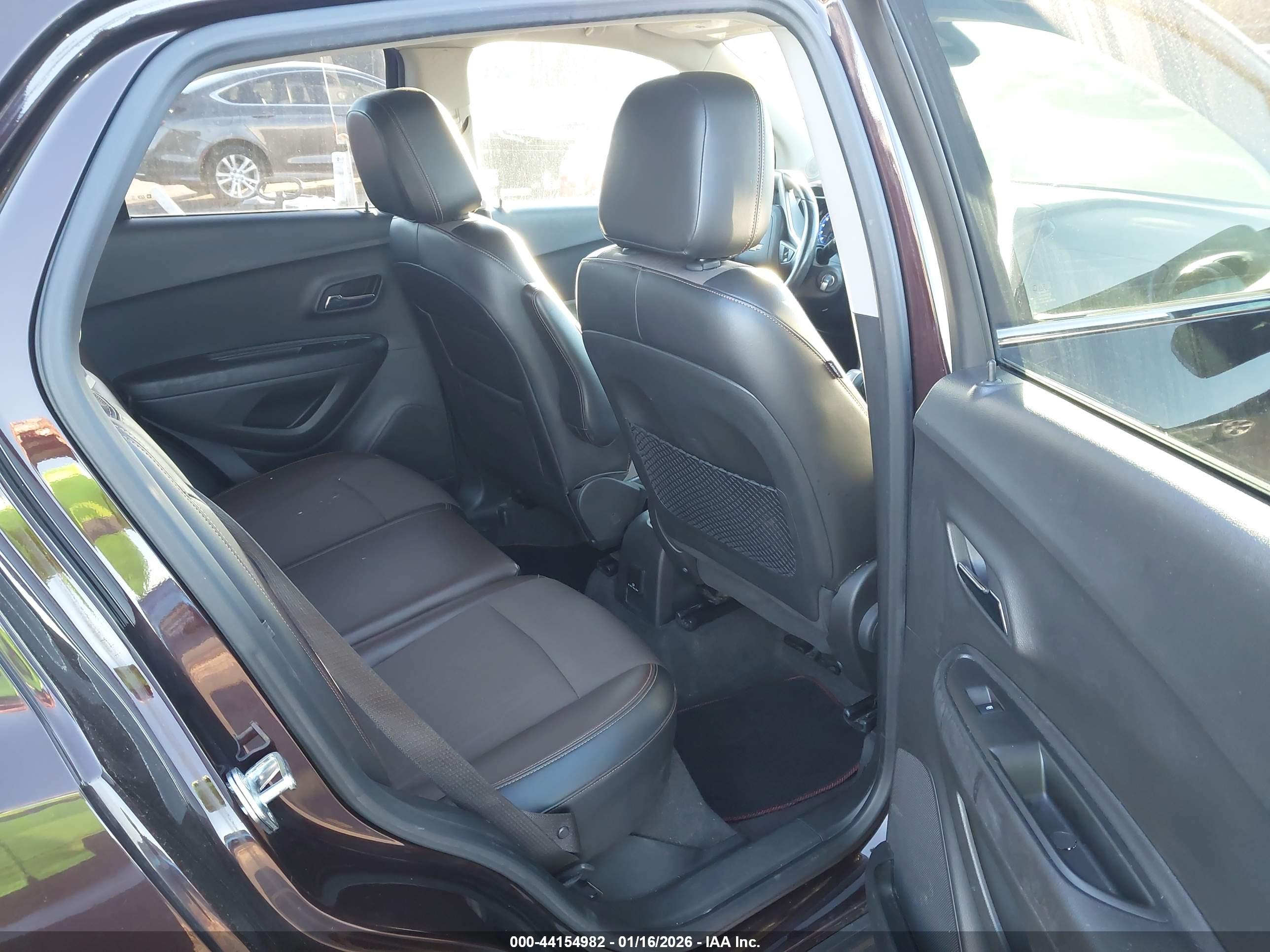 CHEVROLET TRAX image 8