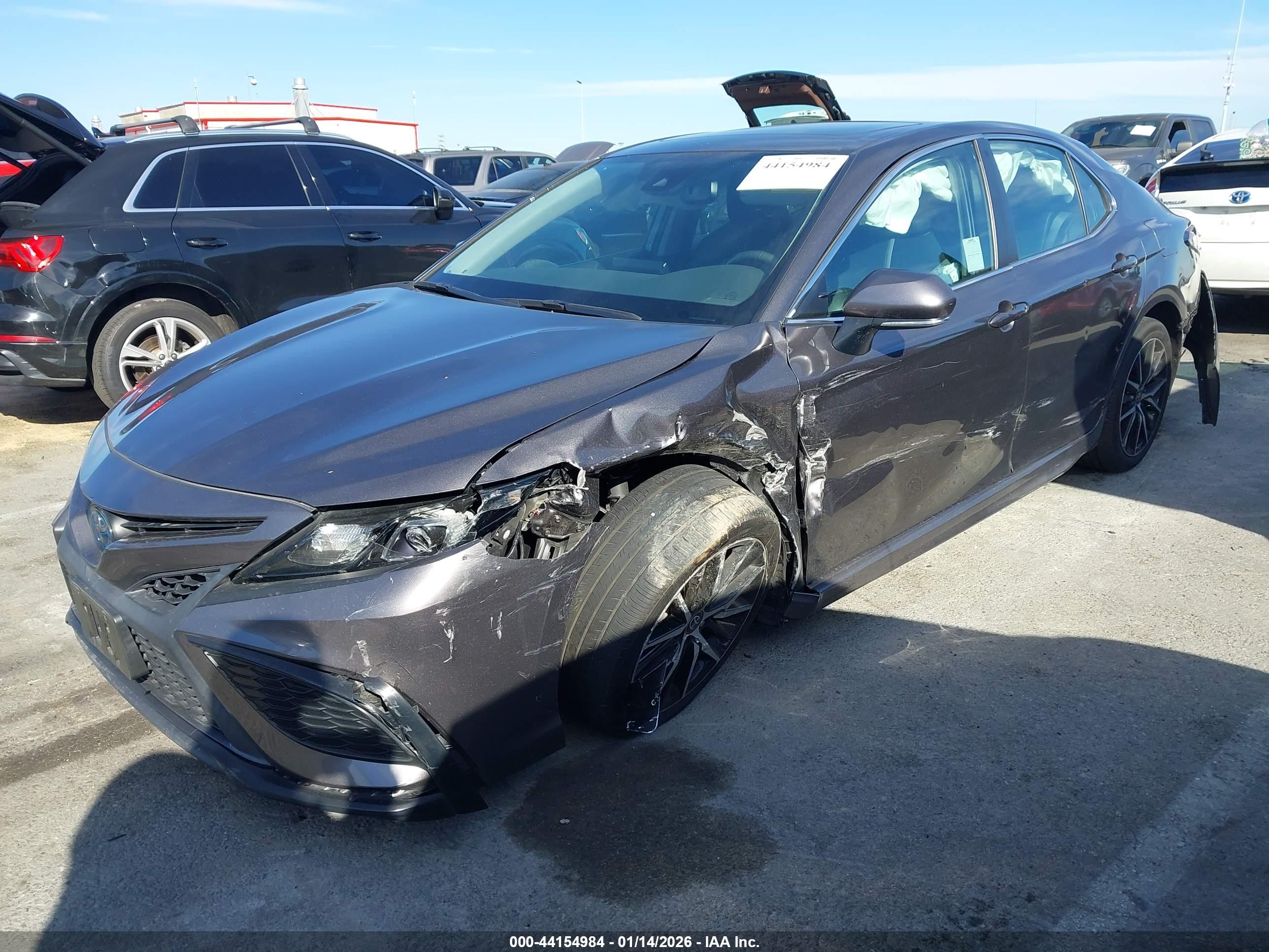 TOYOTA CAMRY image 2