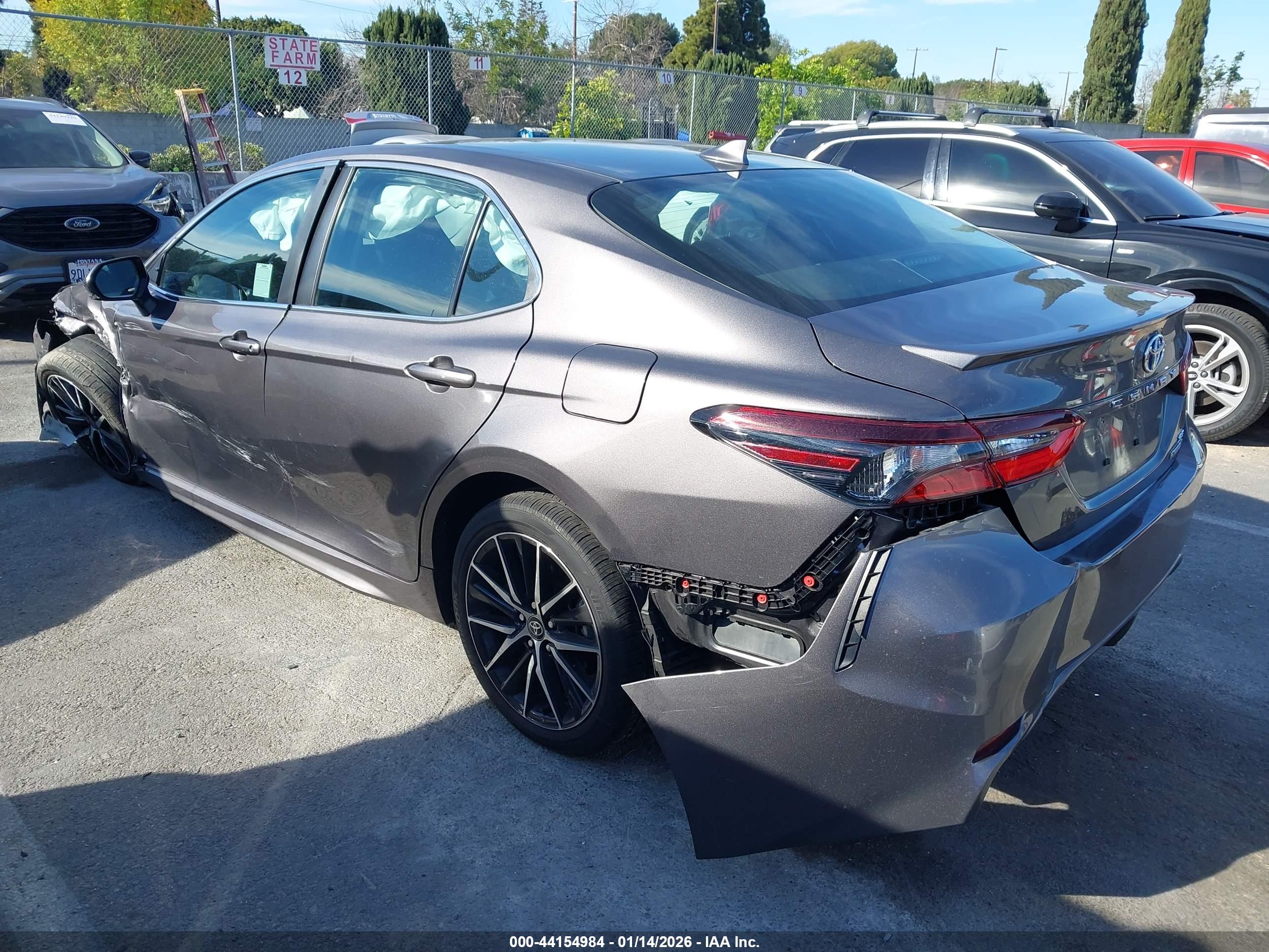 TOYOTA CAMRY image 3