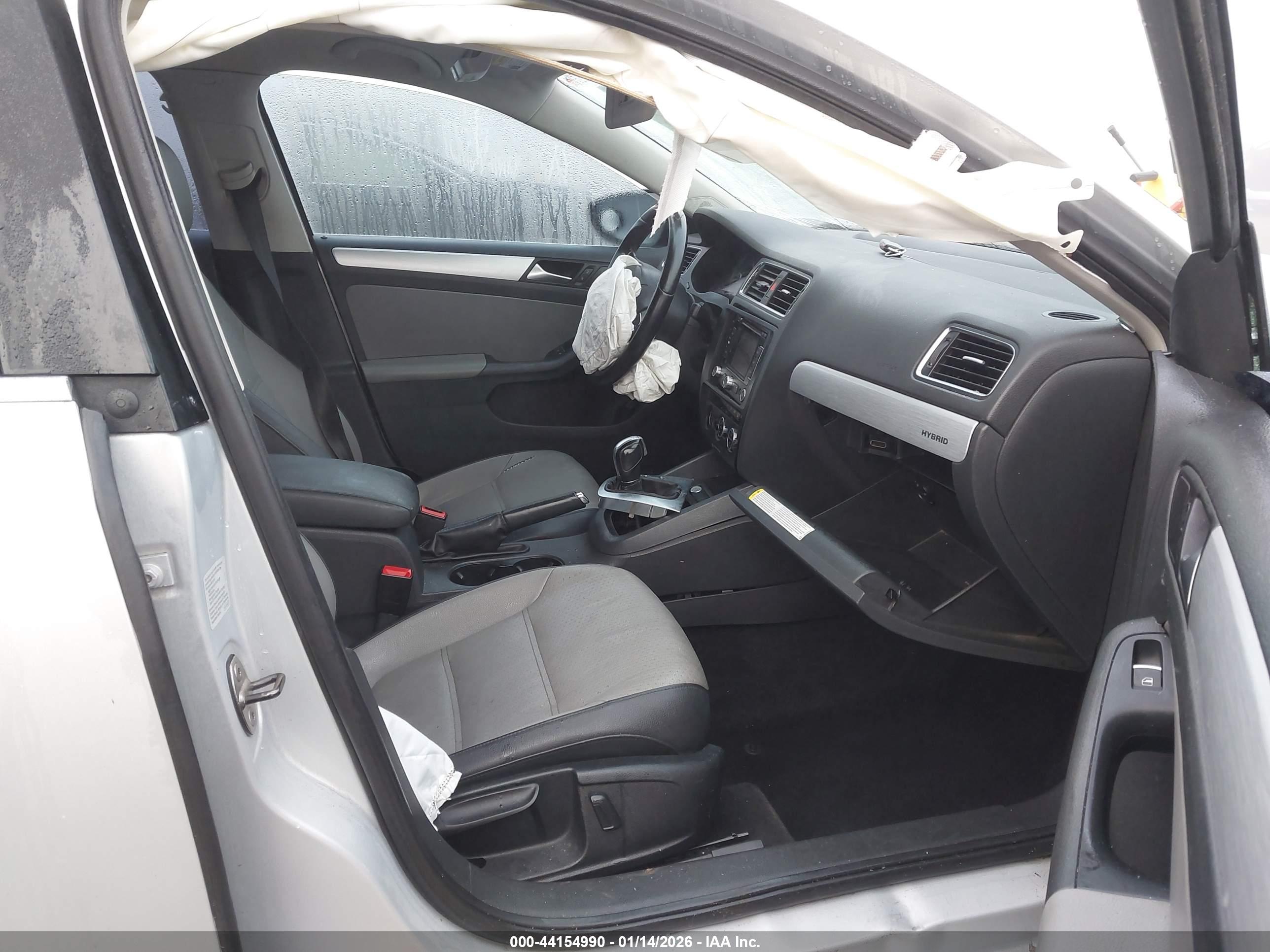 VOLKSWAGEN JETTA image 5