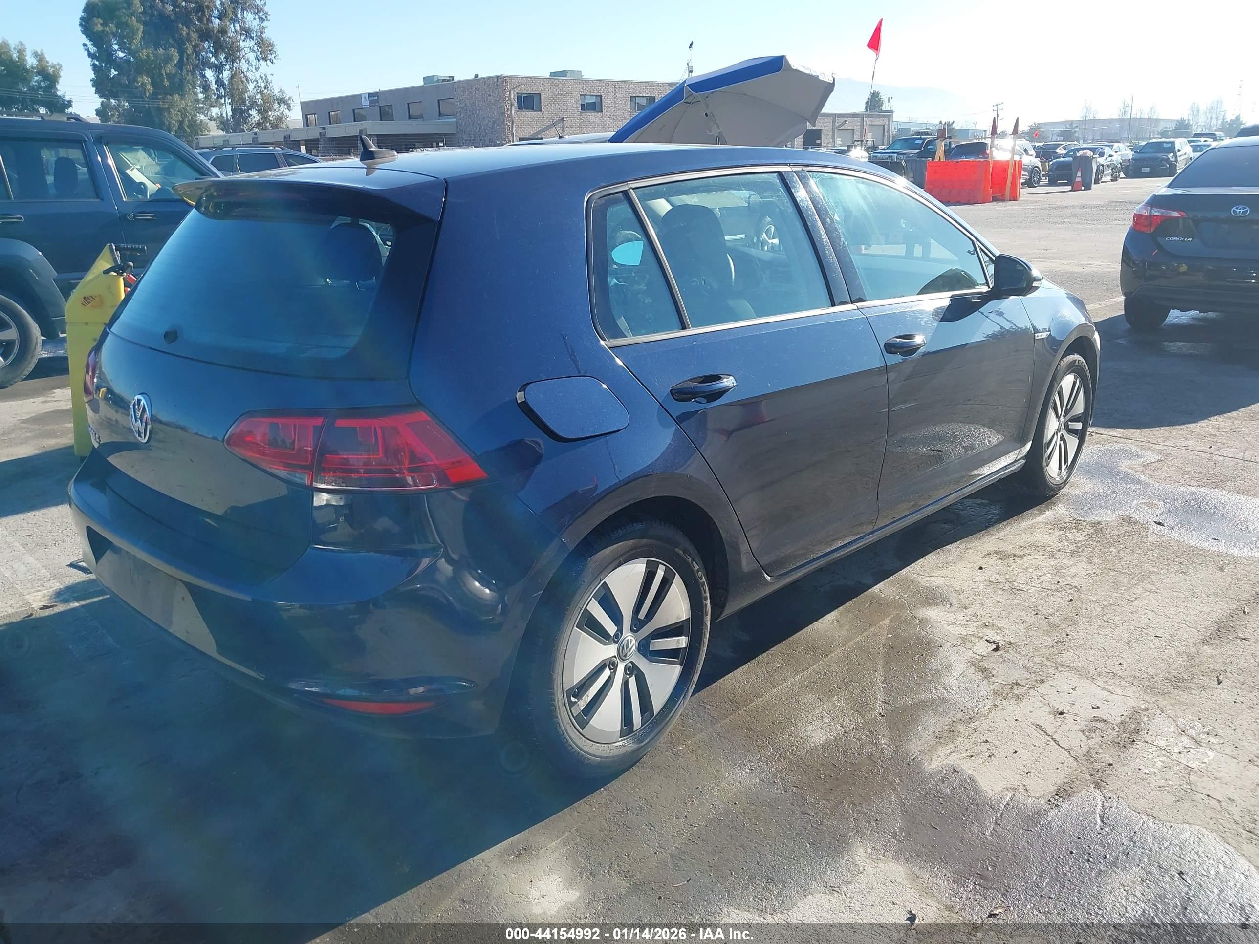 VOLKSWAGEN E-GOLF image 4
