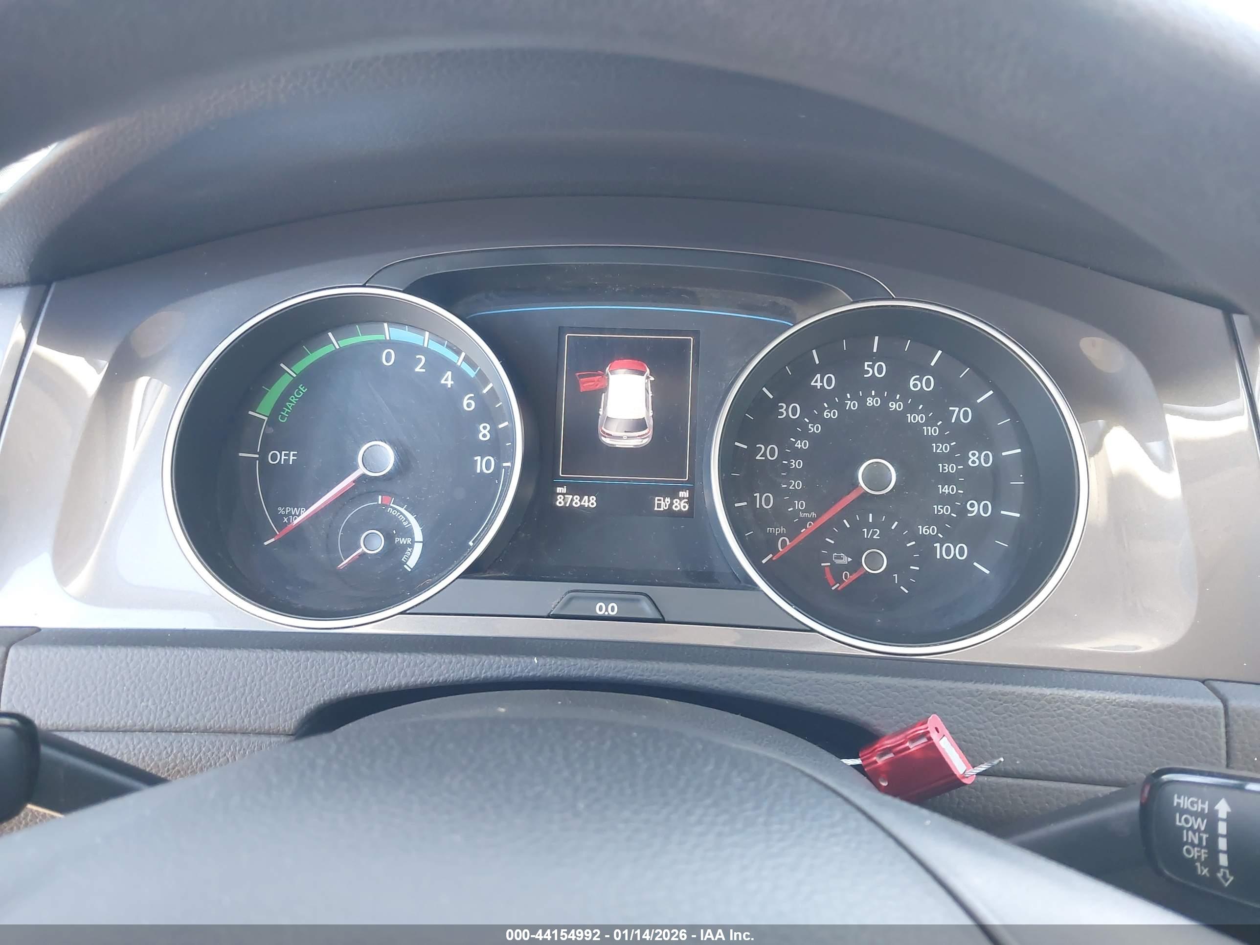 VOLKSWAGEN E-GOLF image 7