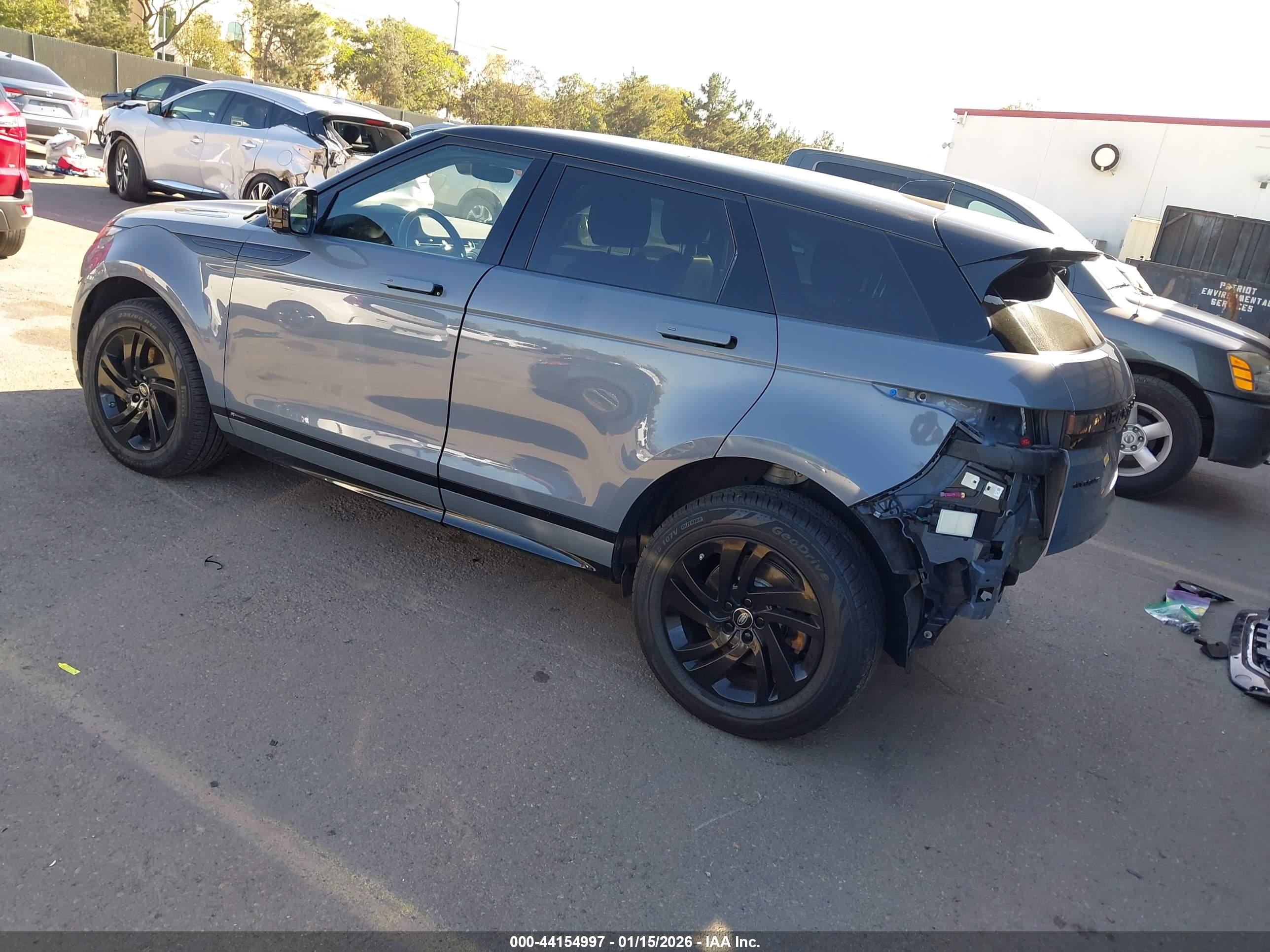 LAND ROVER image 3