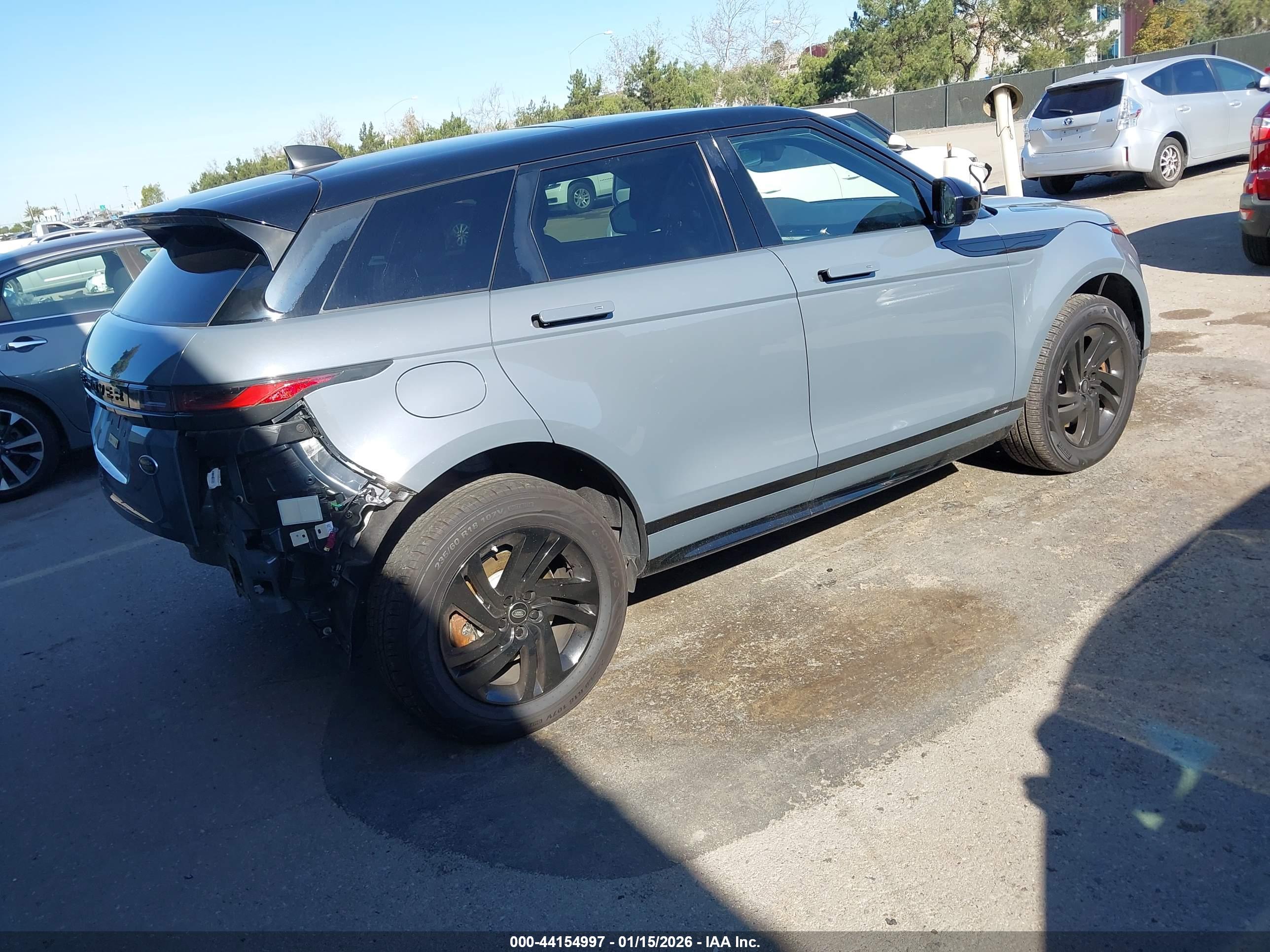 LAND ROVER image 4
