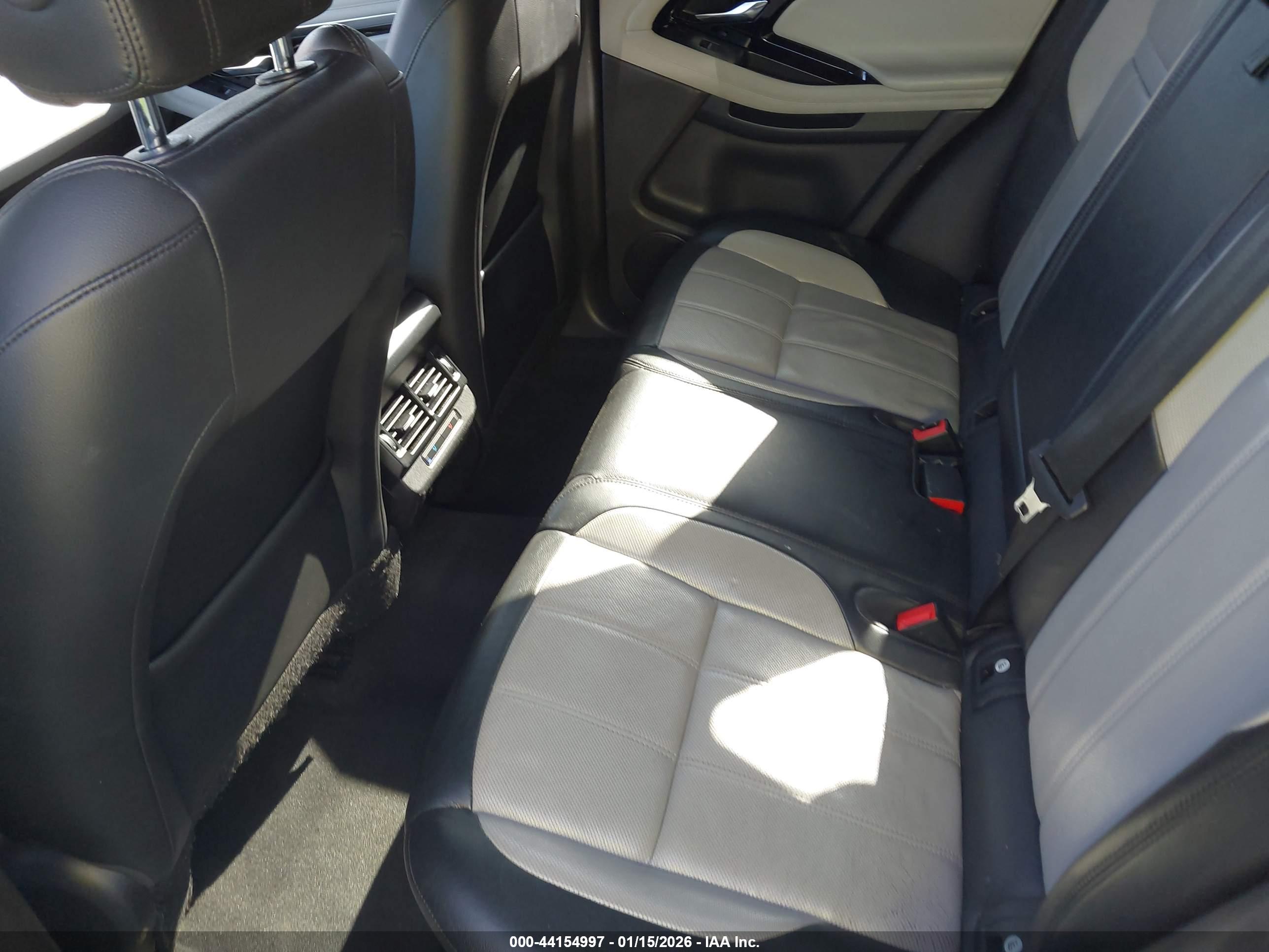 LAND ROVER image 8
