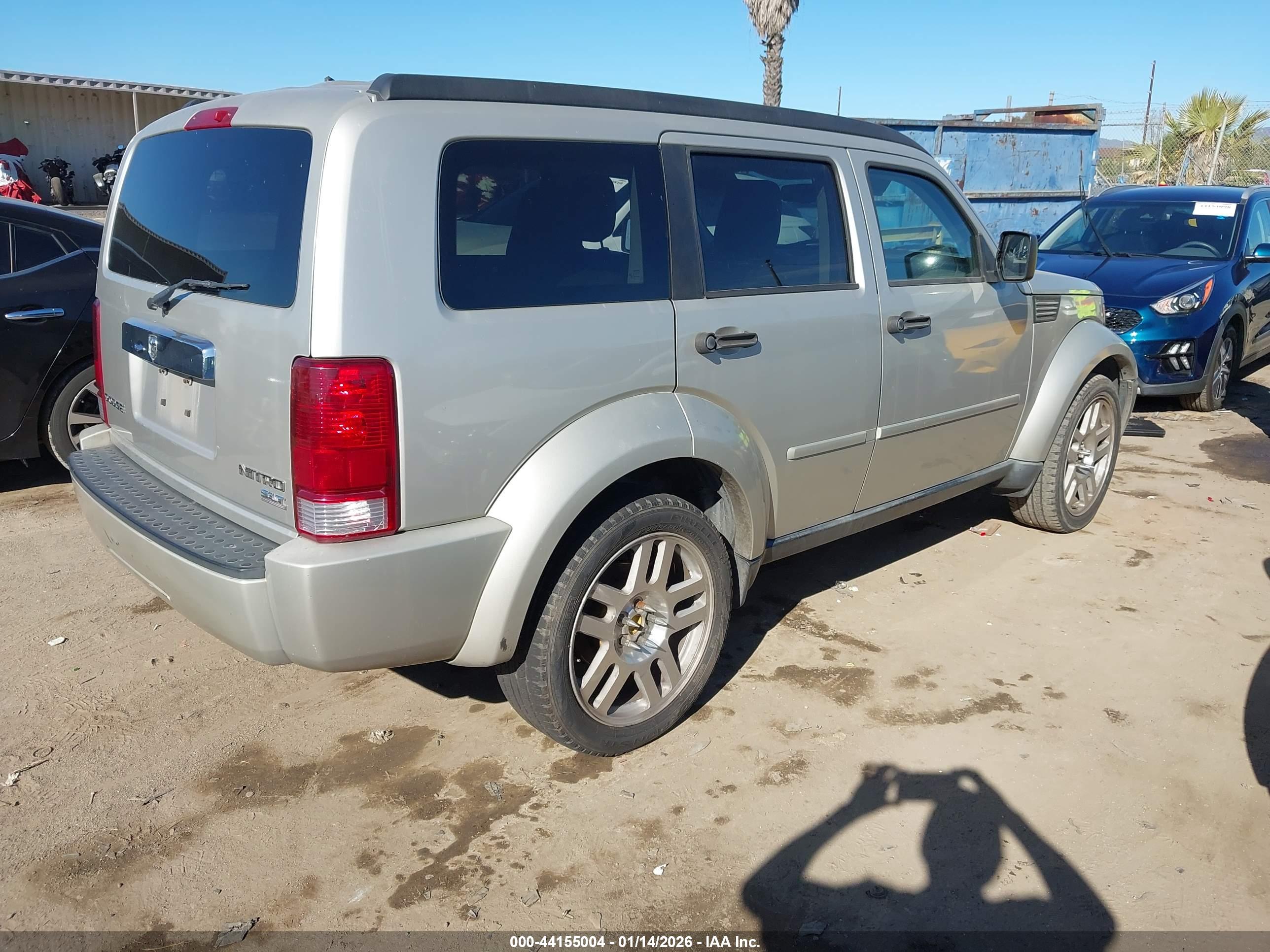 DODGE NITRO image 4