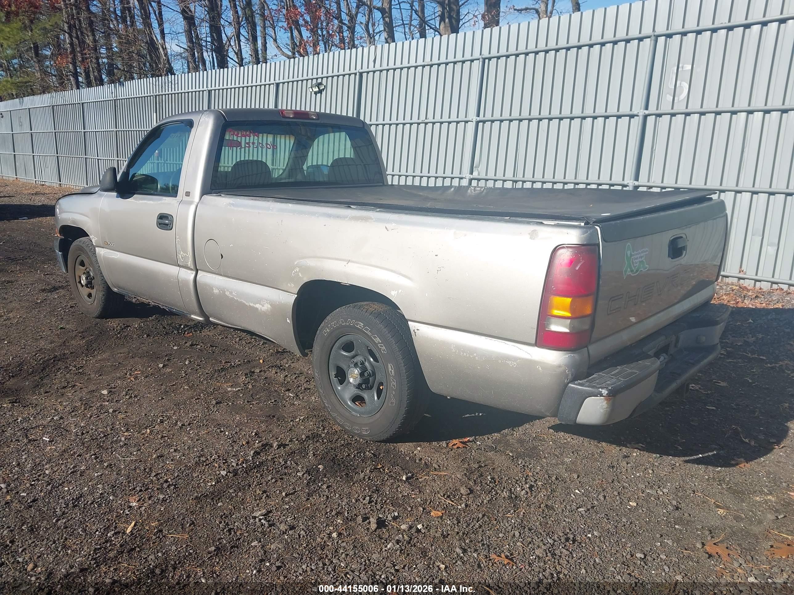 CHEVROLET SILVERADO image 3
