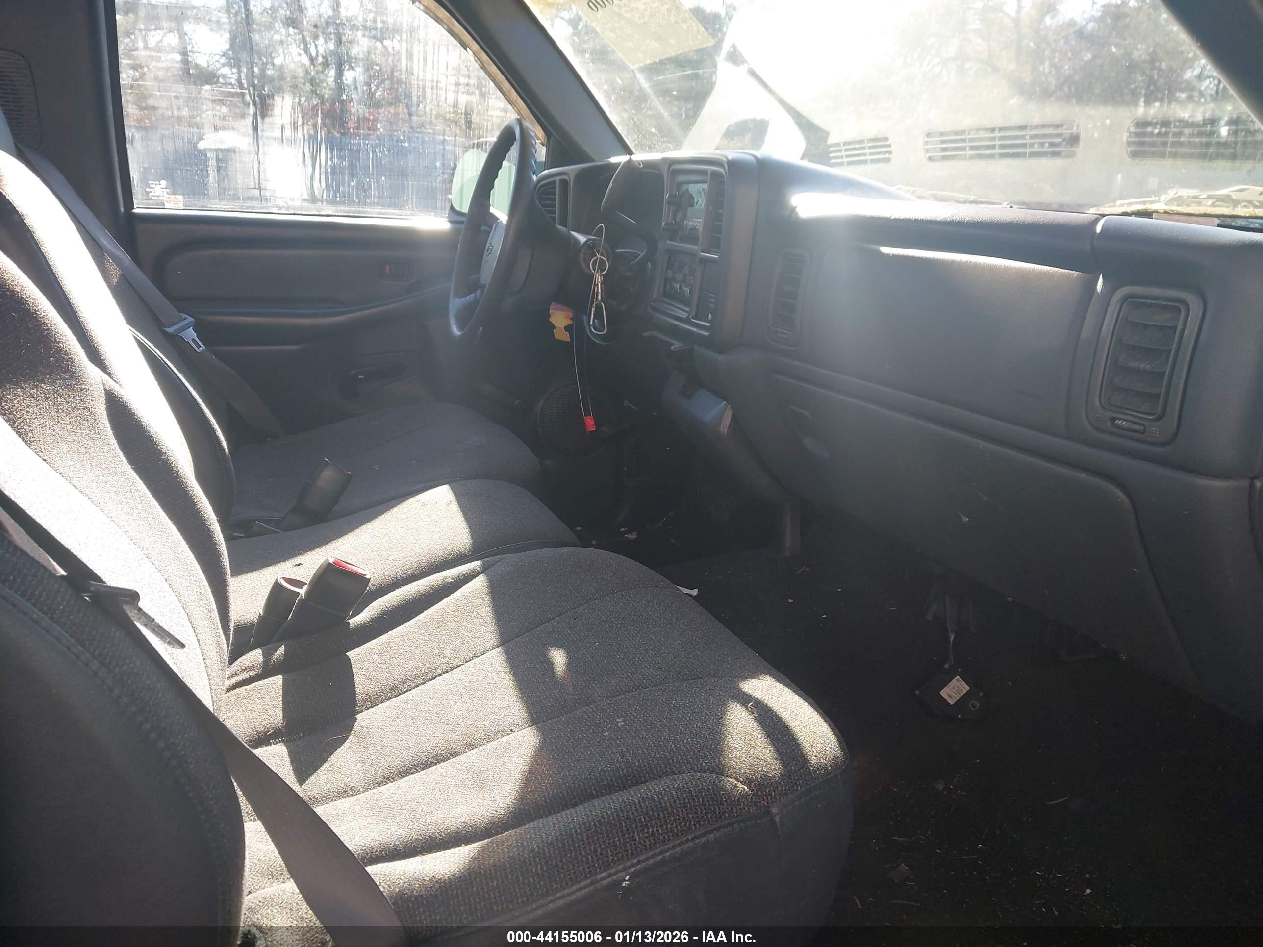 CHEVROLET SILVERADO image 5