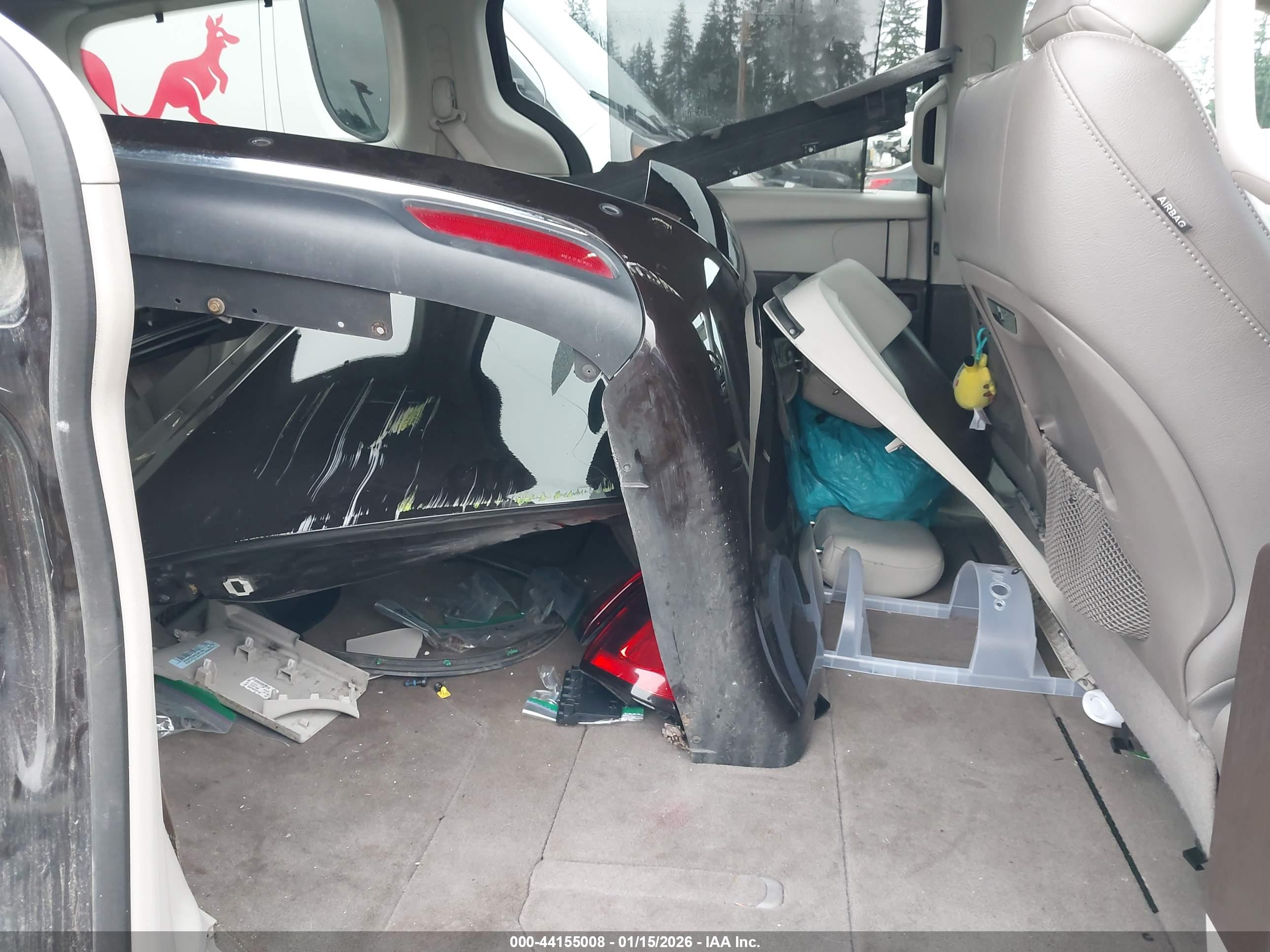 CHRYSLER PACIFICA image 8