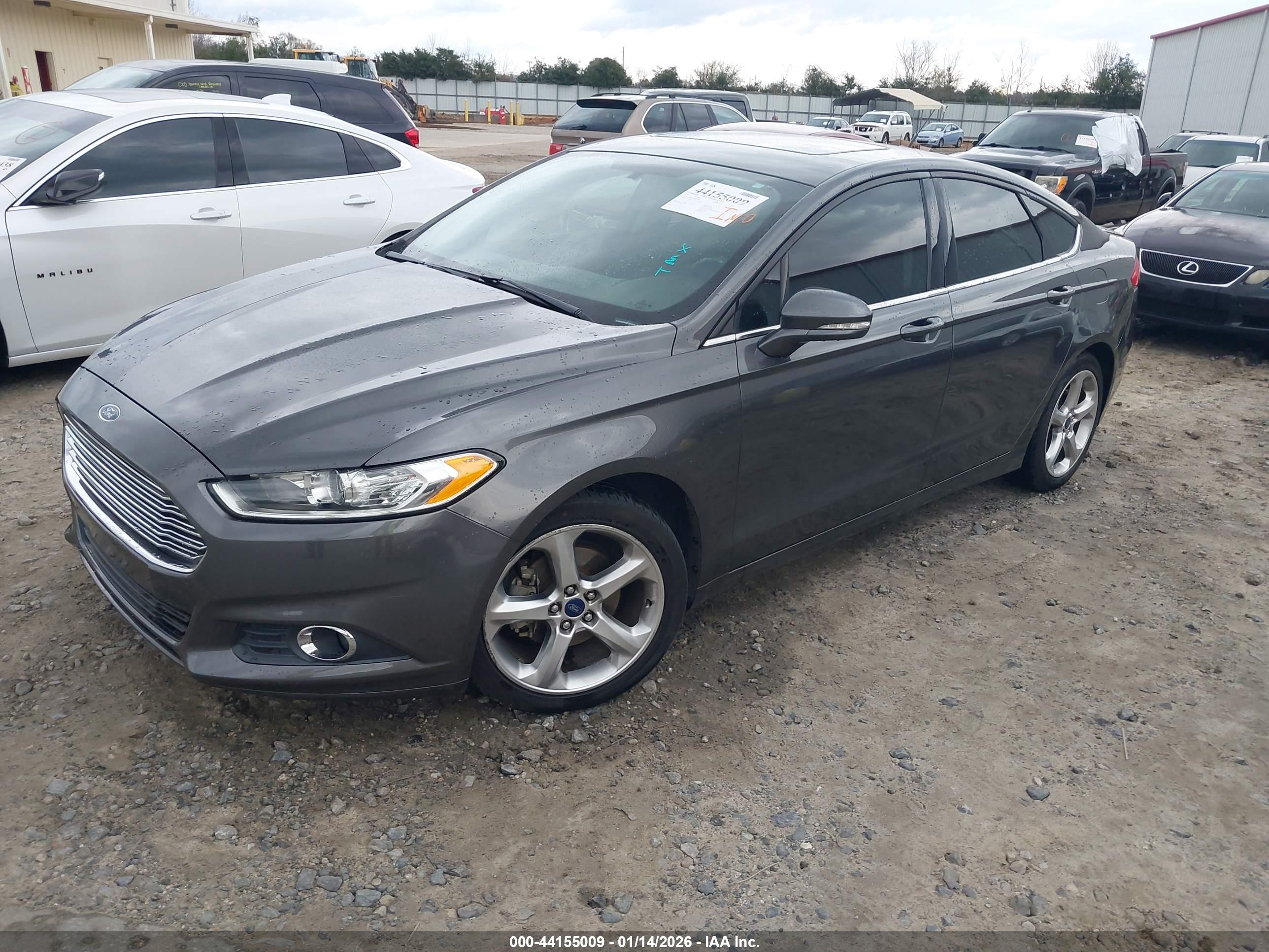 FORD FUSION image 2