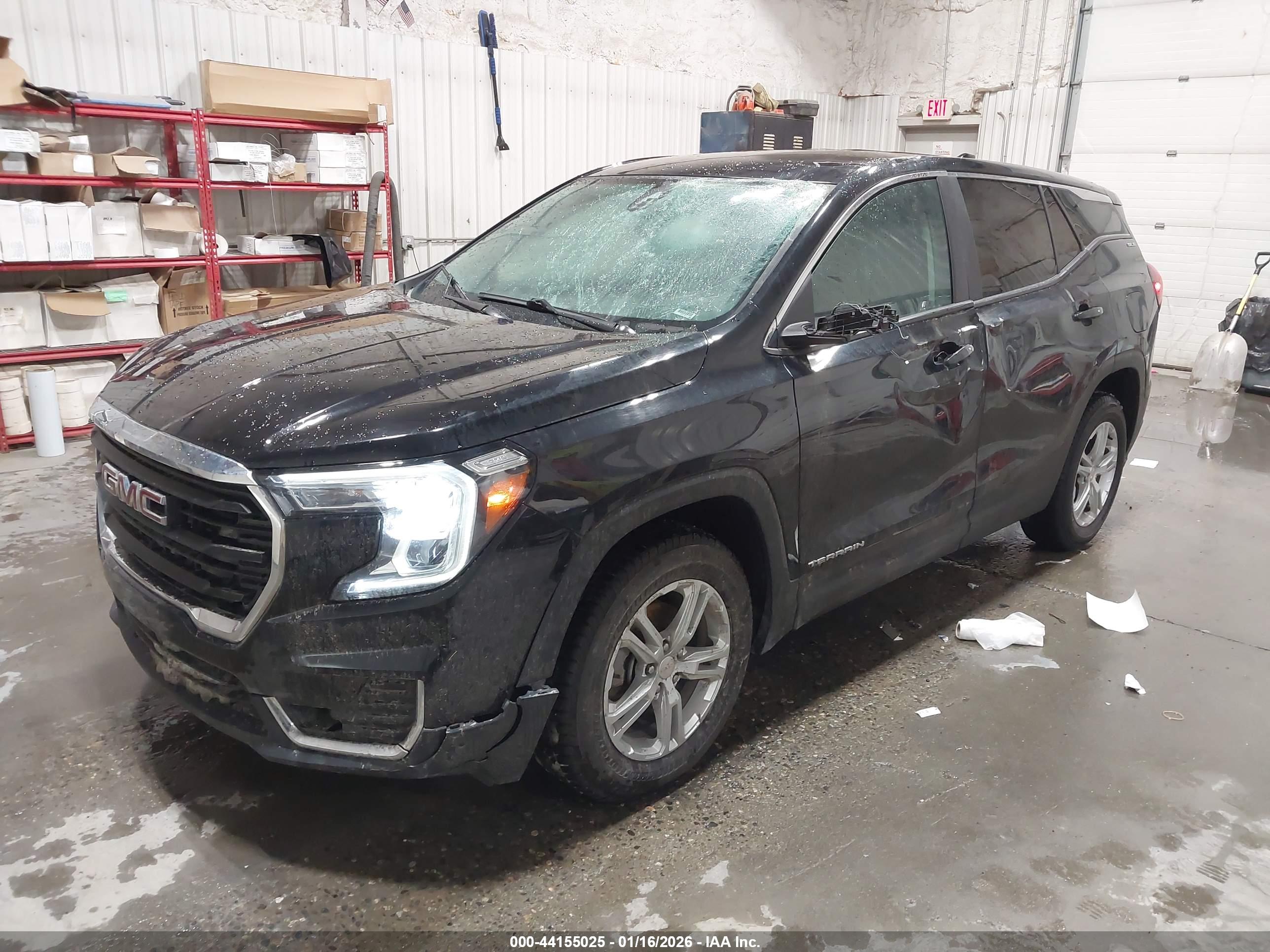 GMC TERRAIN image 2