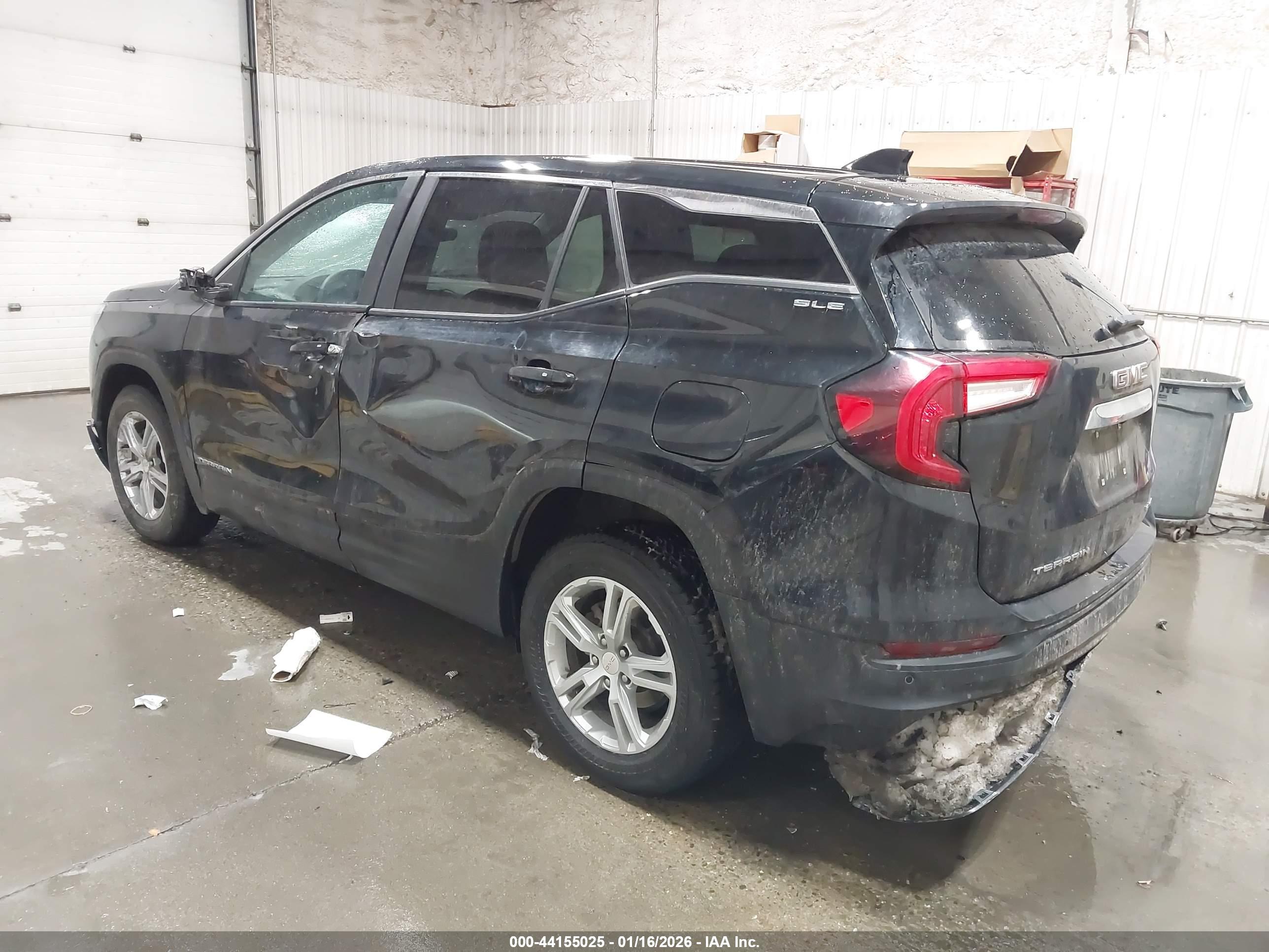 GMC TERRAIN image 3