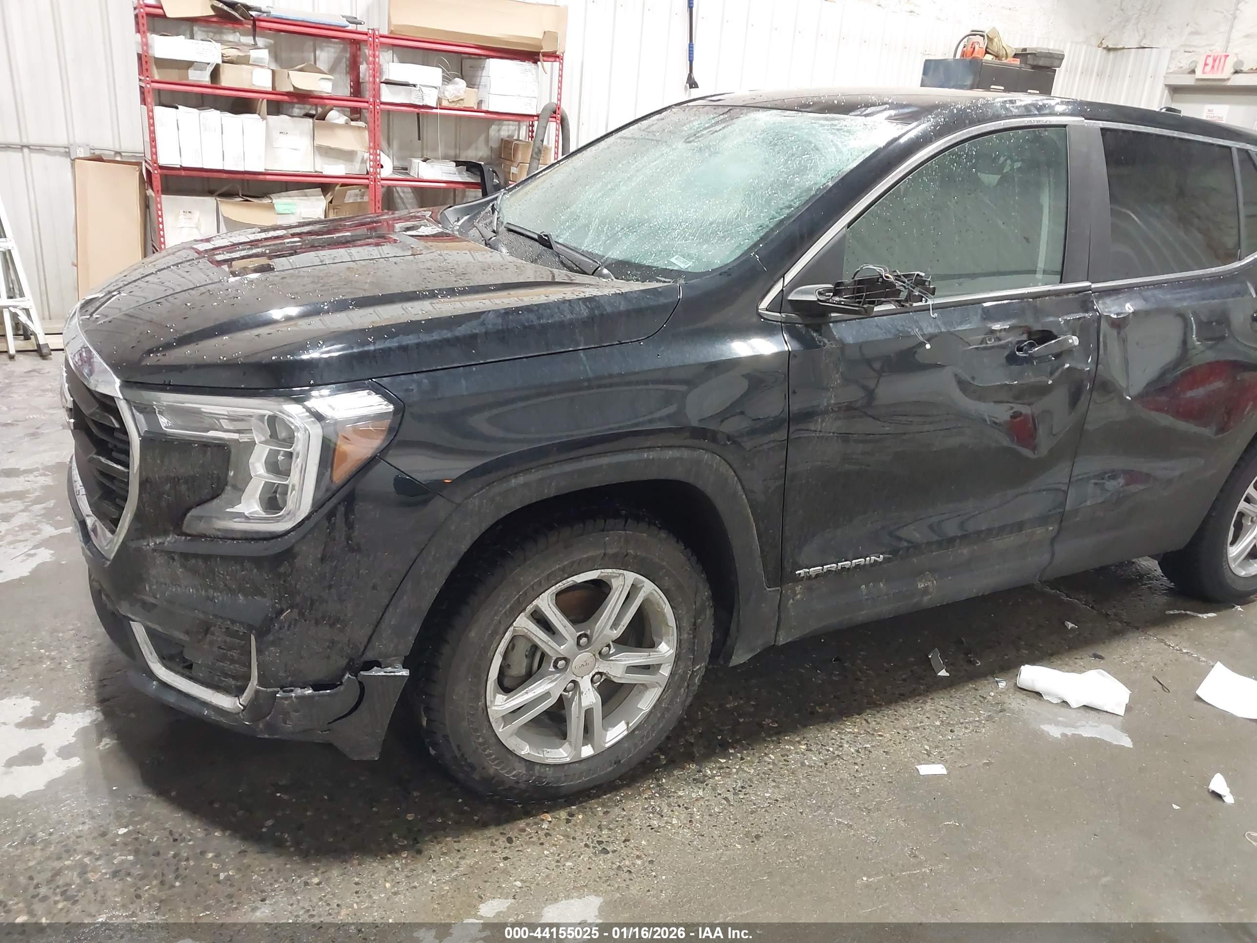 GMC TERRAIN image 6