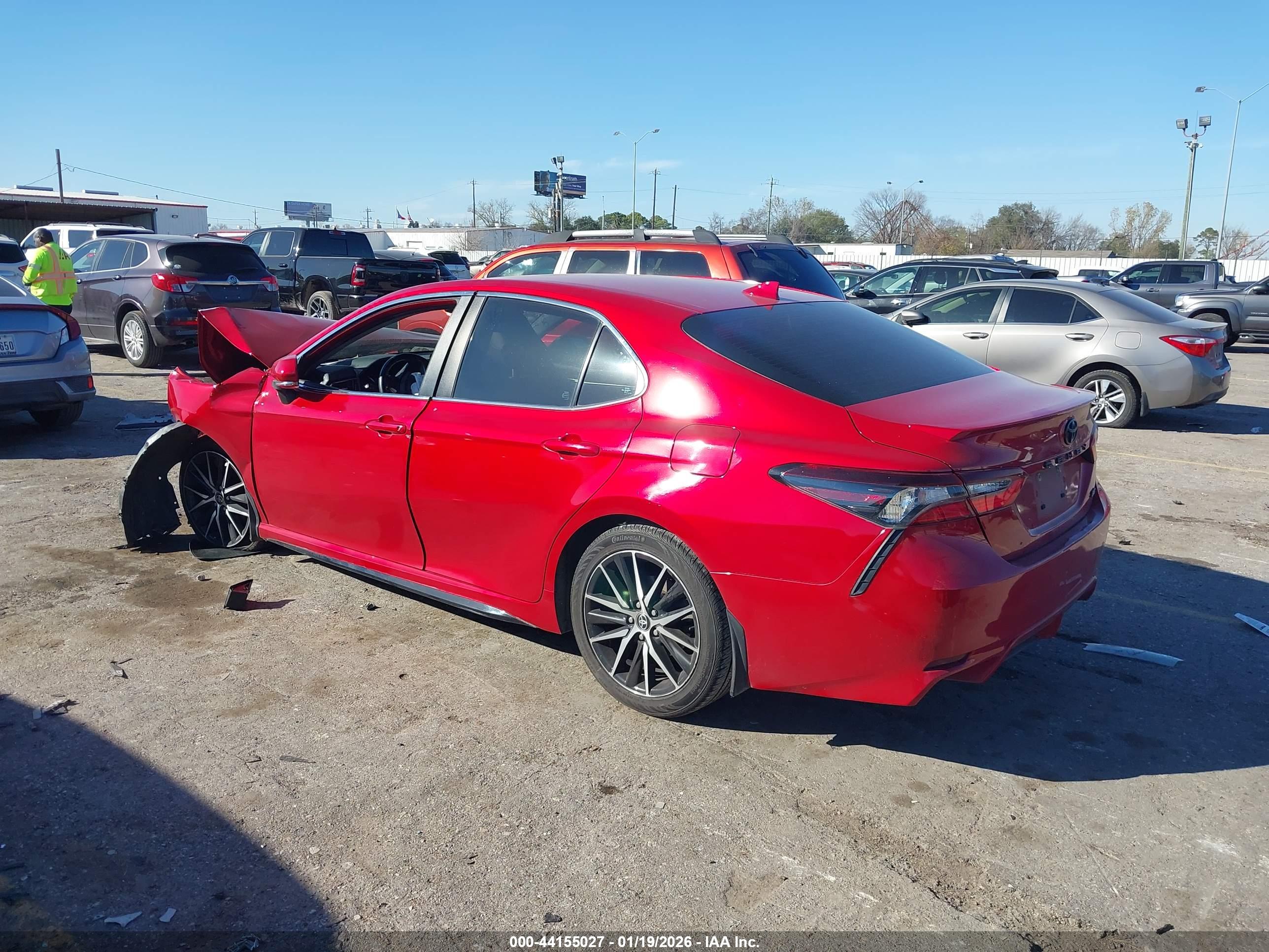 TOYOTA CAMRY image 3