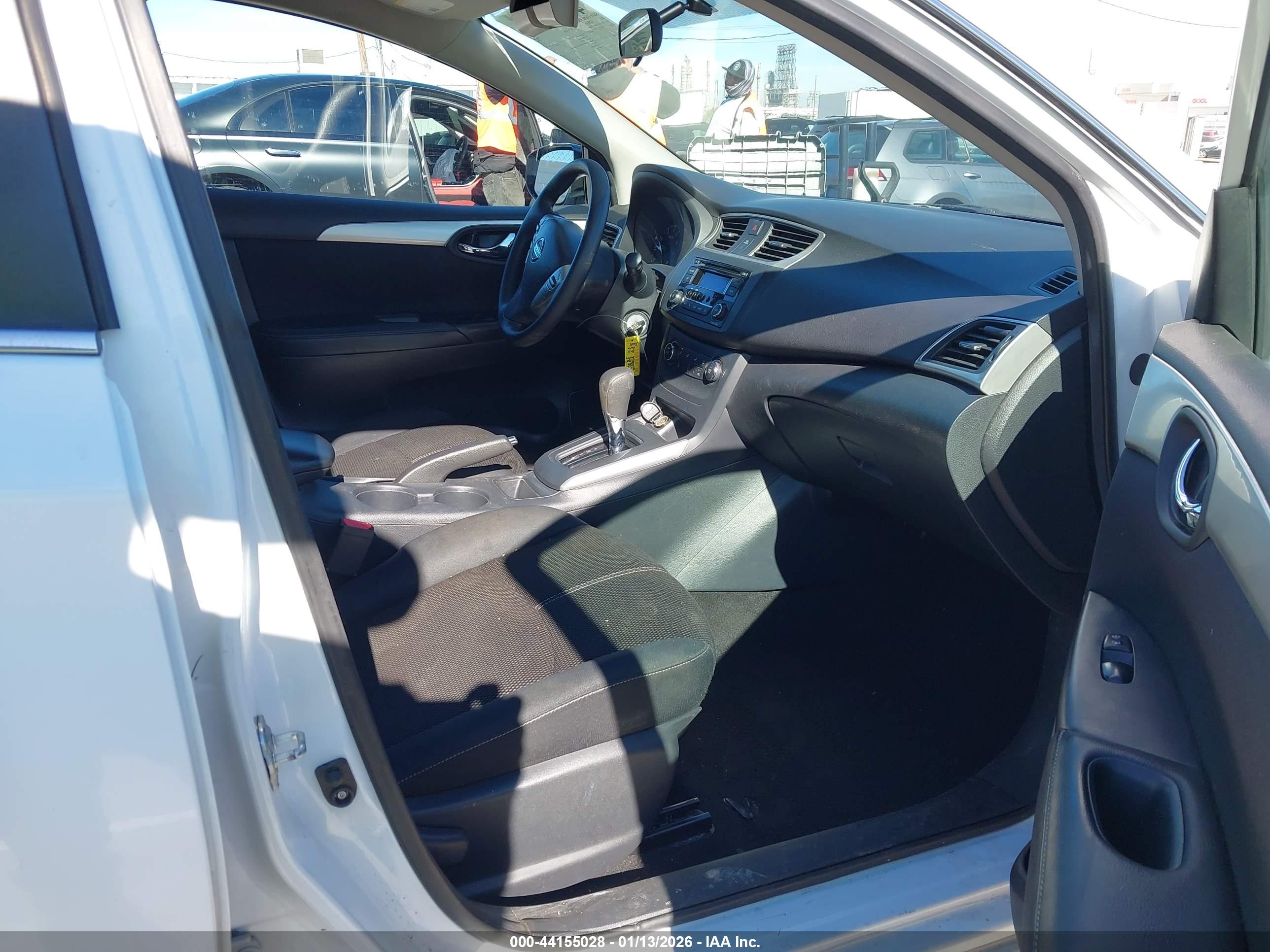 NISSAN SENTRA image 5