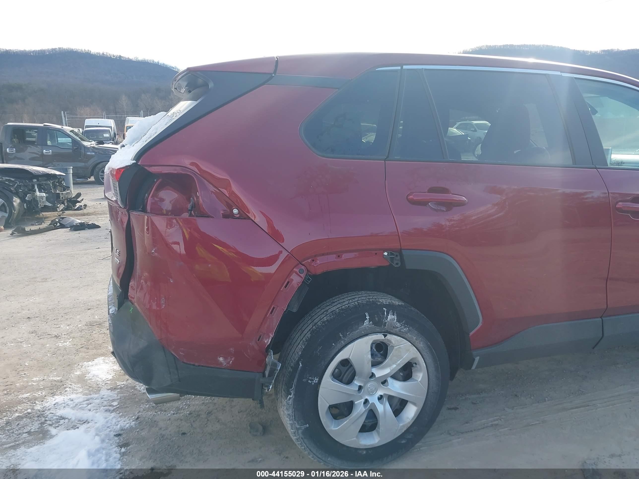 TOYOTA RAV4 image 6