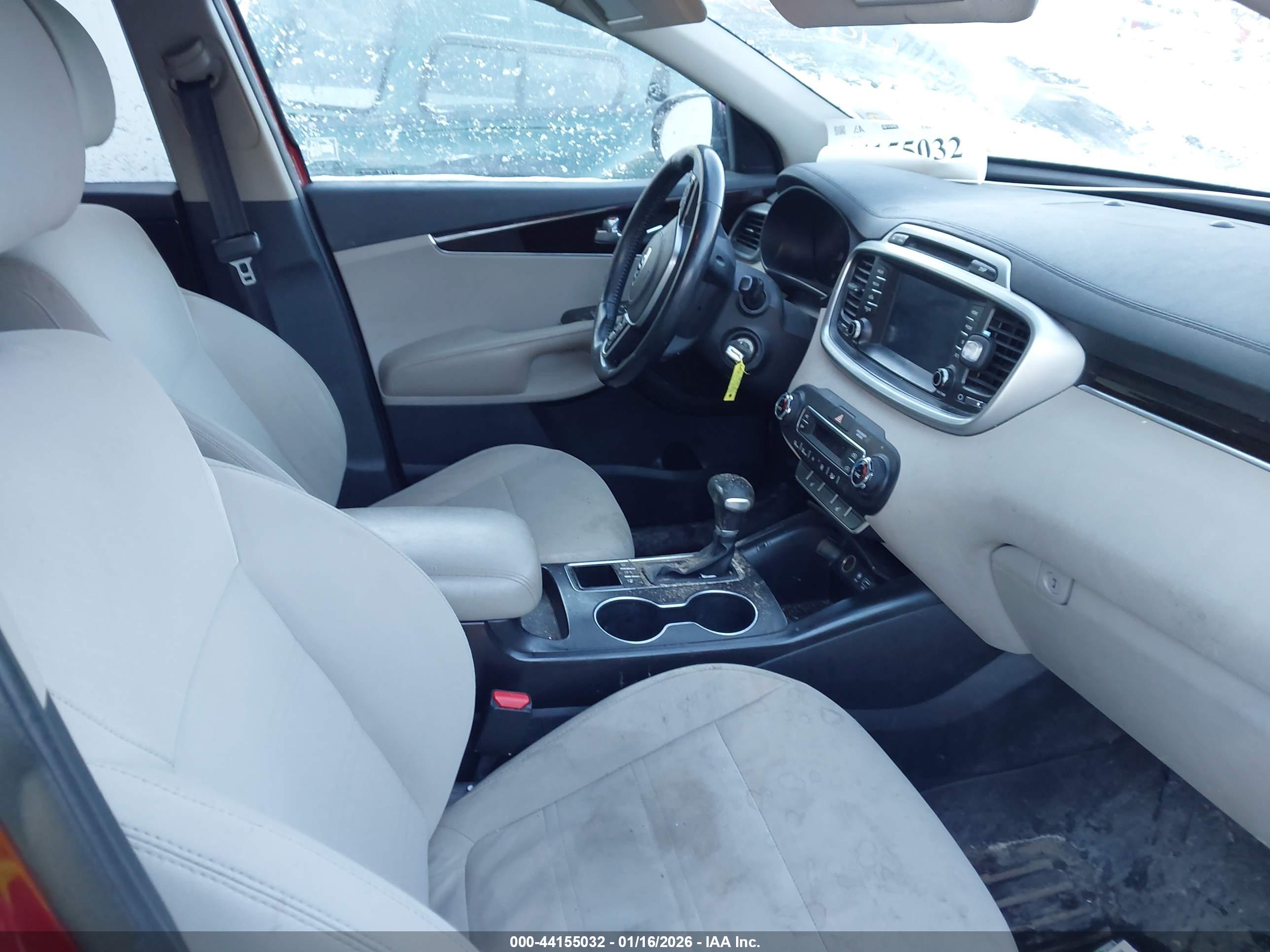 KIA SORENTO image 5