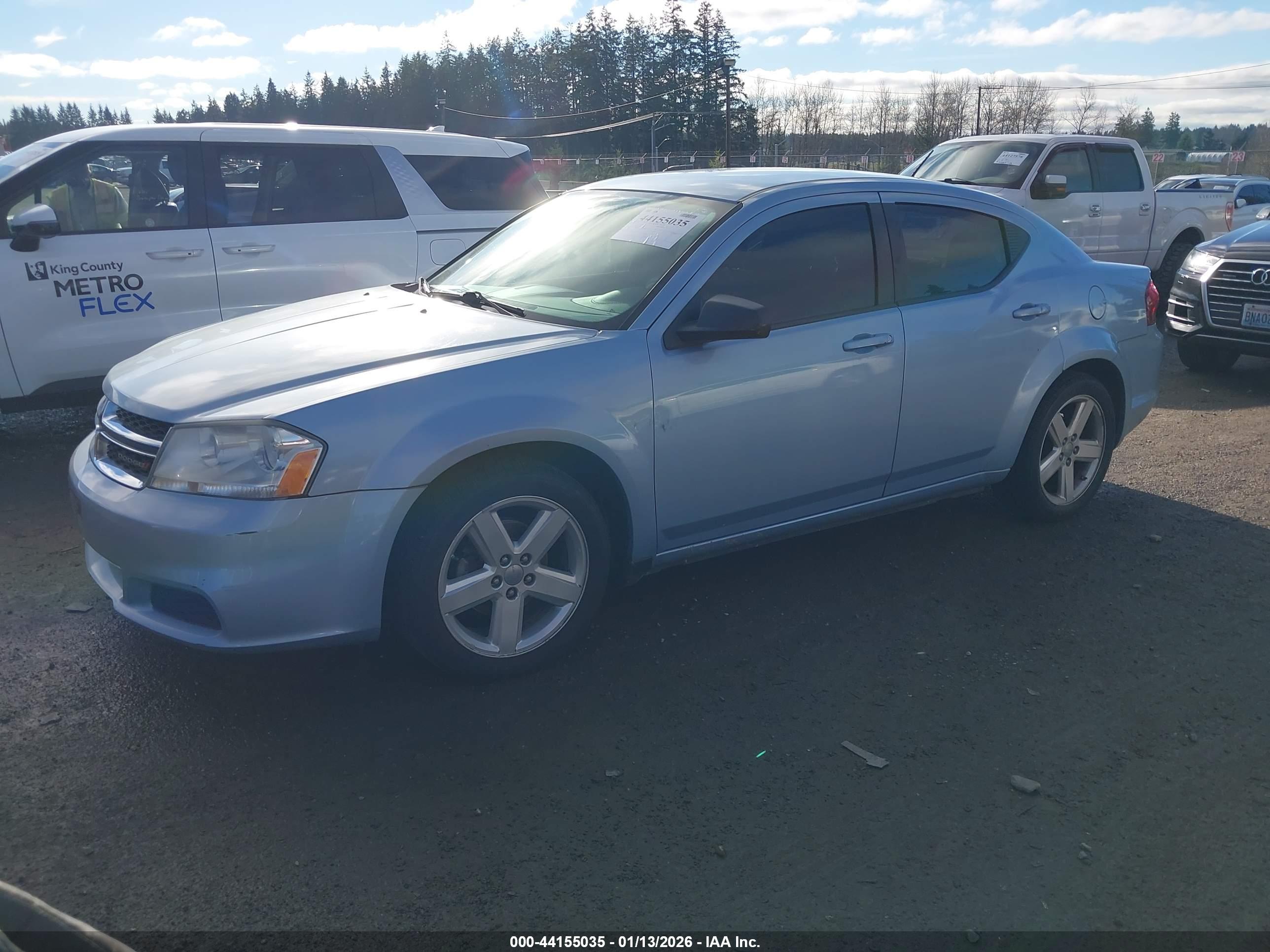 DODGE AVENGER image 2