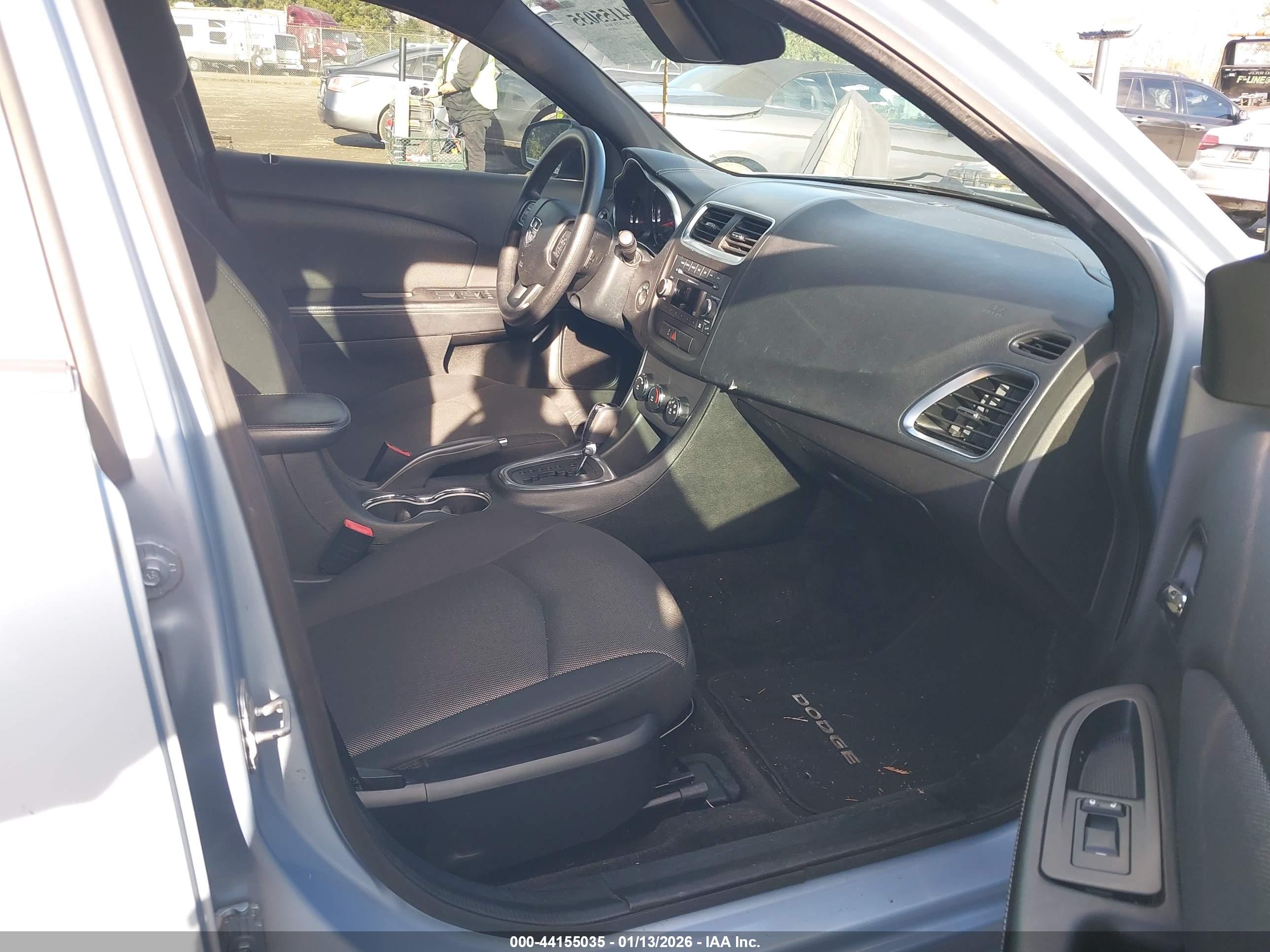 DODGE AVENGER image 5
