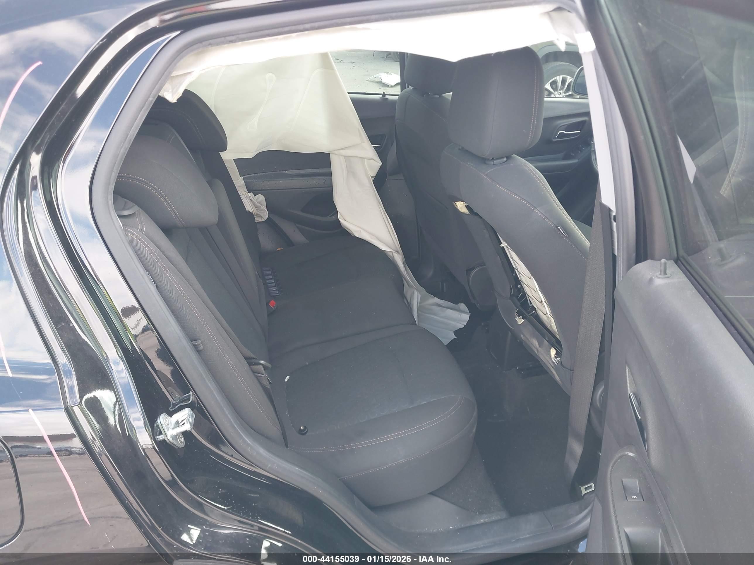 CHEVROLET TRAX image 8