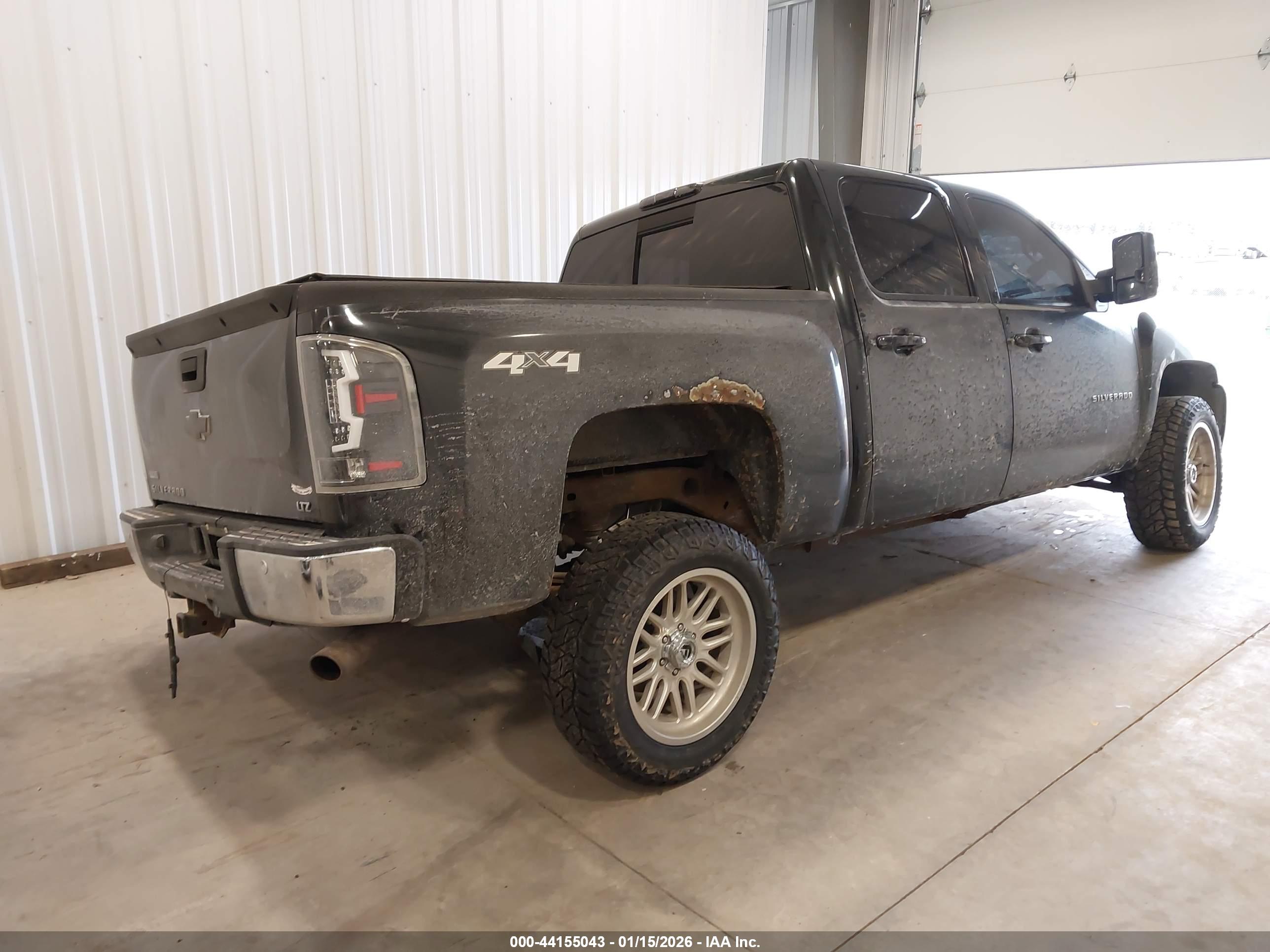 CHEVROLET SILVERADO image 4
