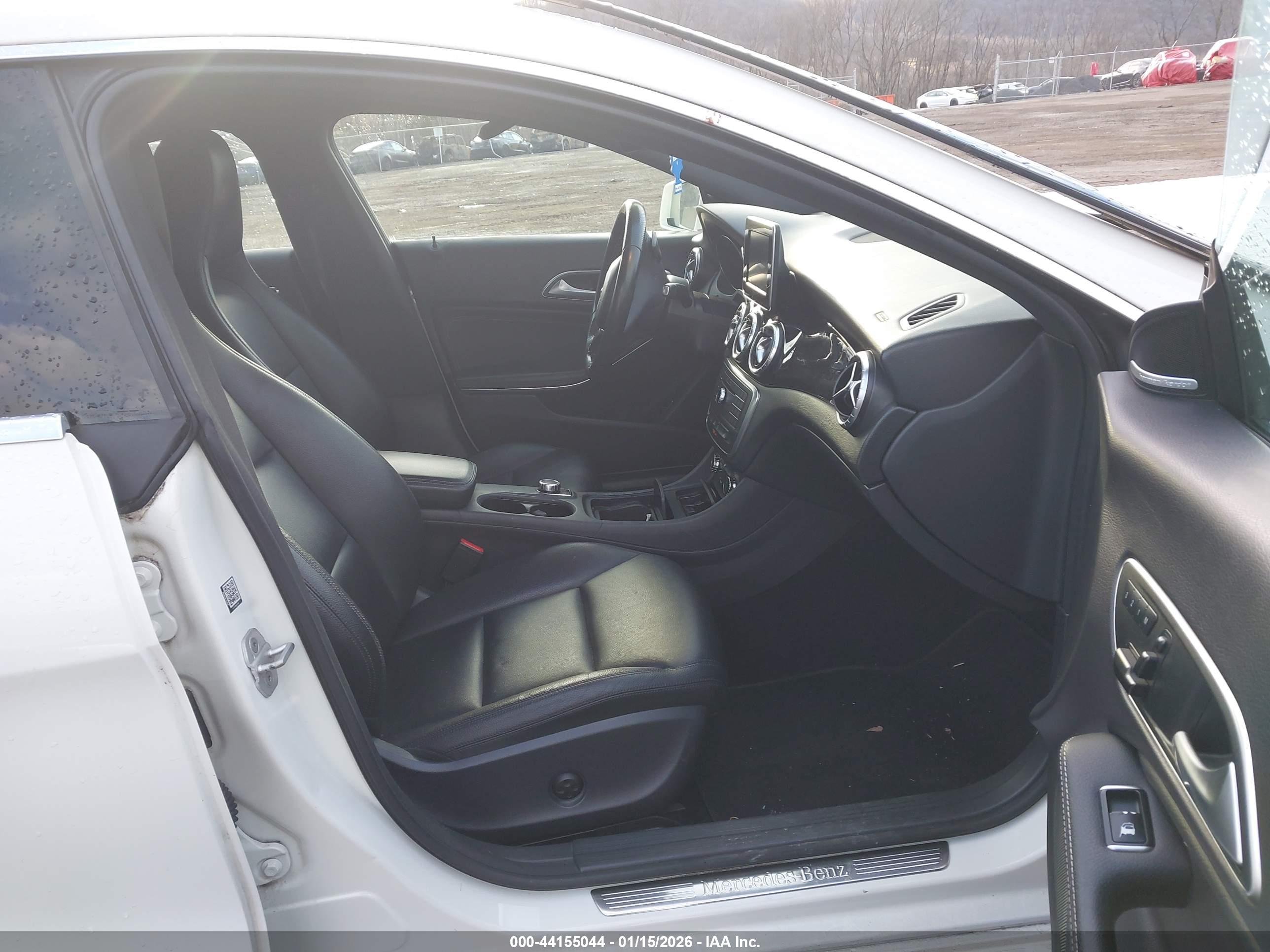 MERCEDES-BENZ CLA image 5