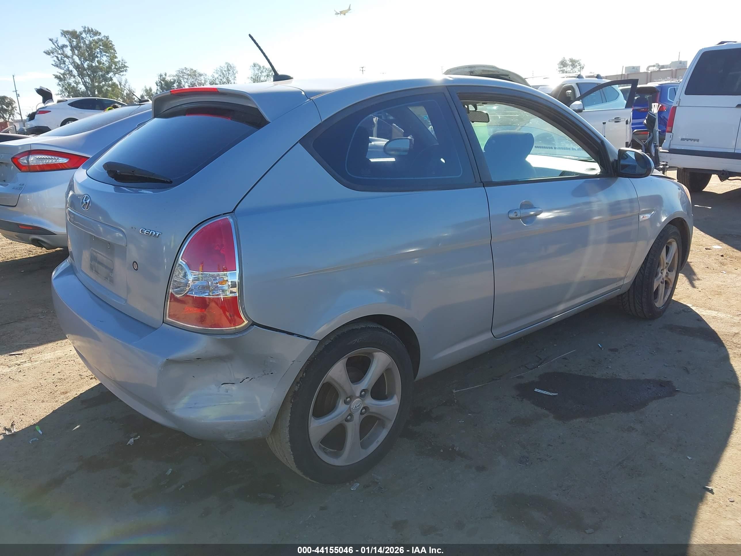 HYUNDAI ACCENT image 4