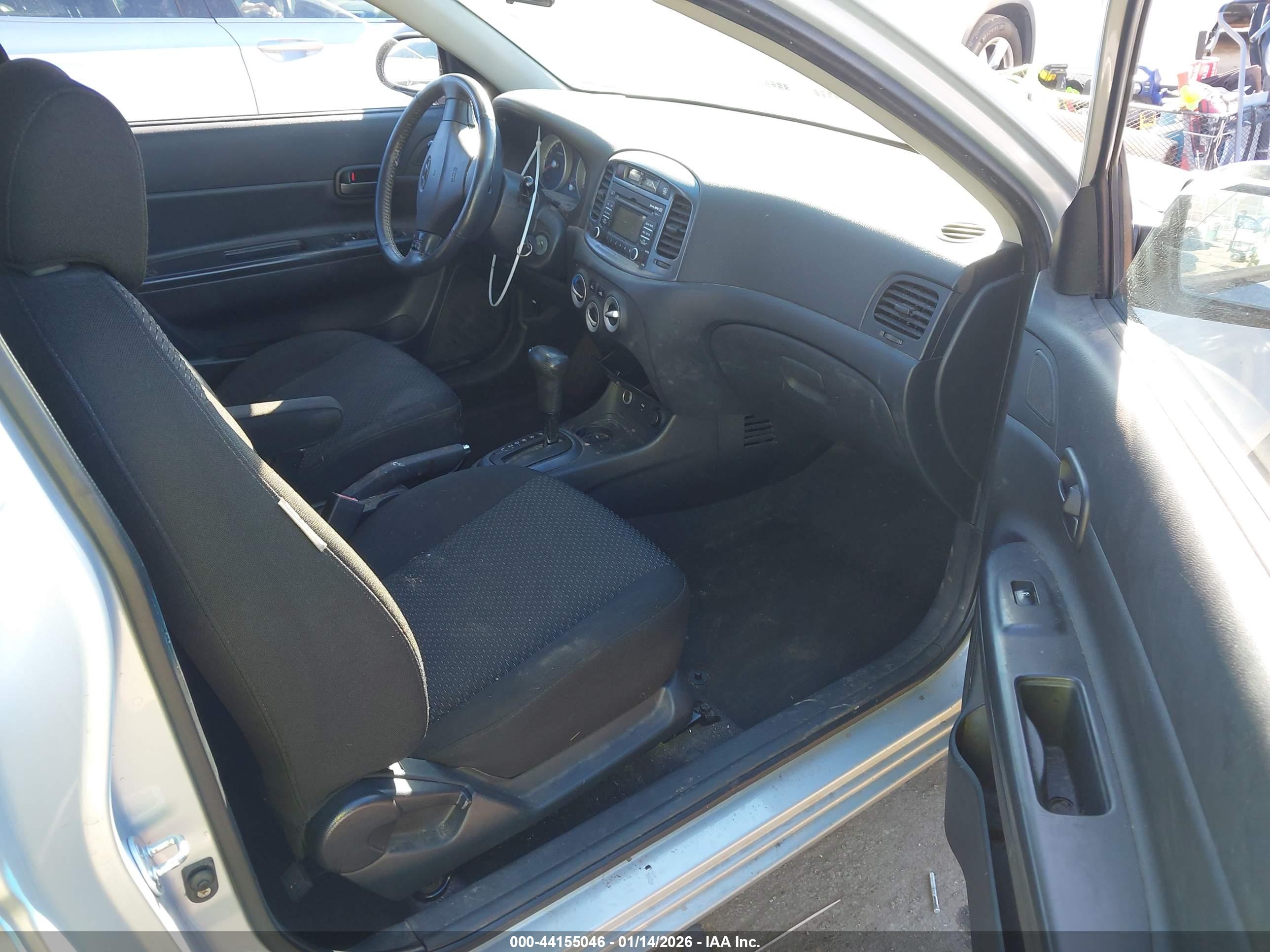 HYUNDAI ACCENT image 5