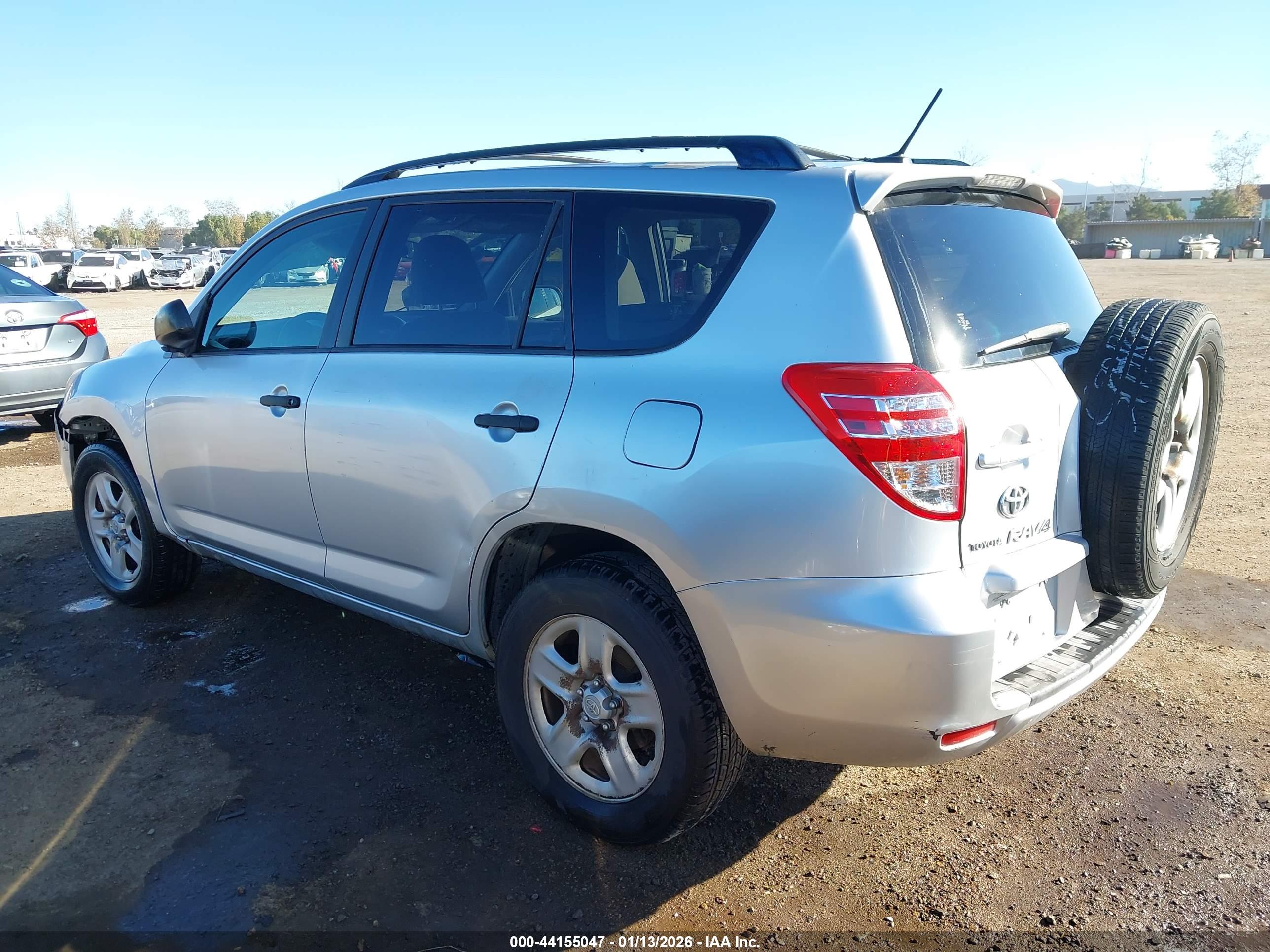 TOYOTA RAV4 image 3