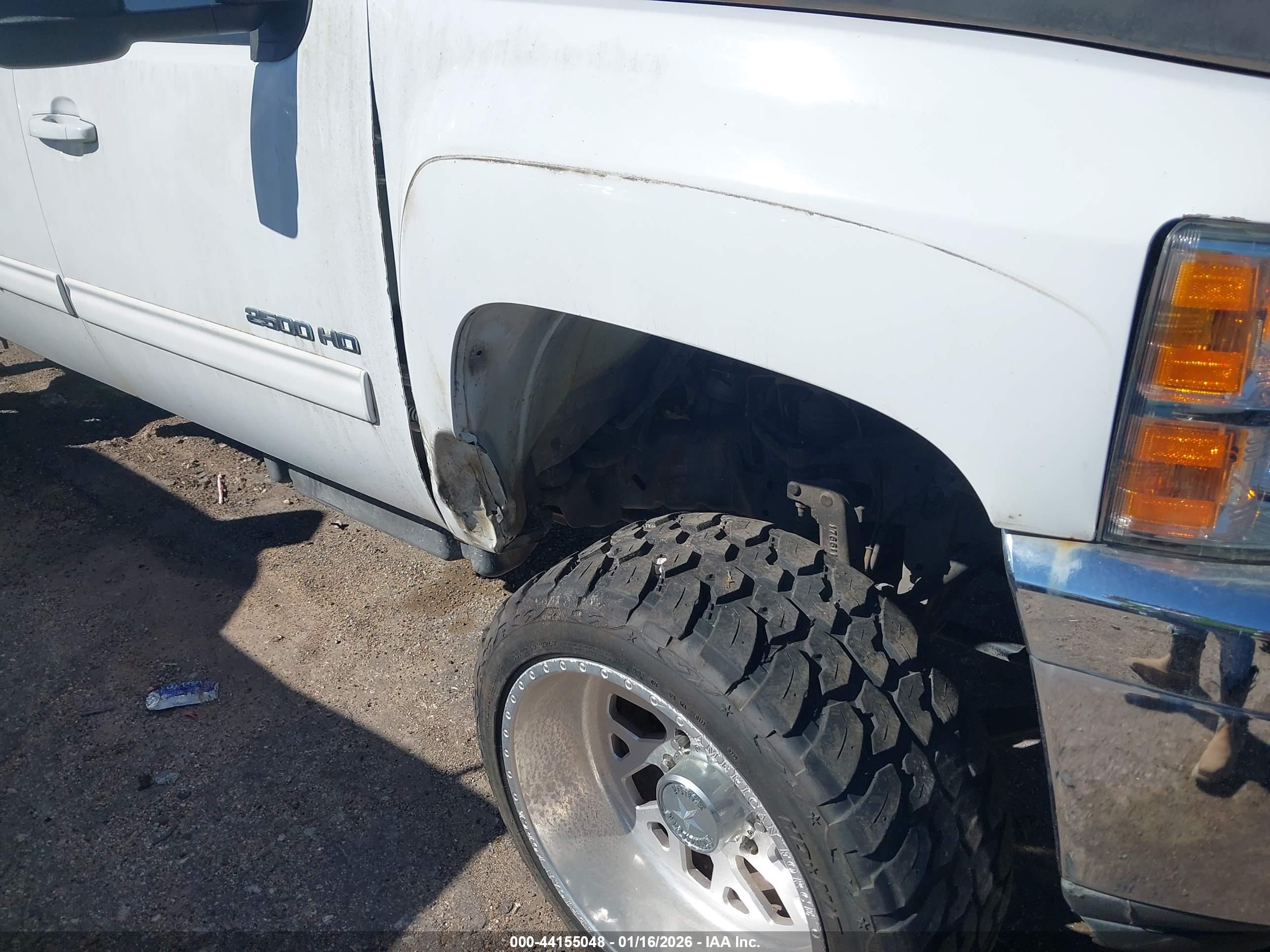 CHEVROLET SILVERADO image 6