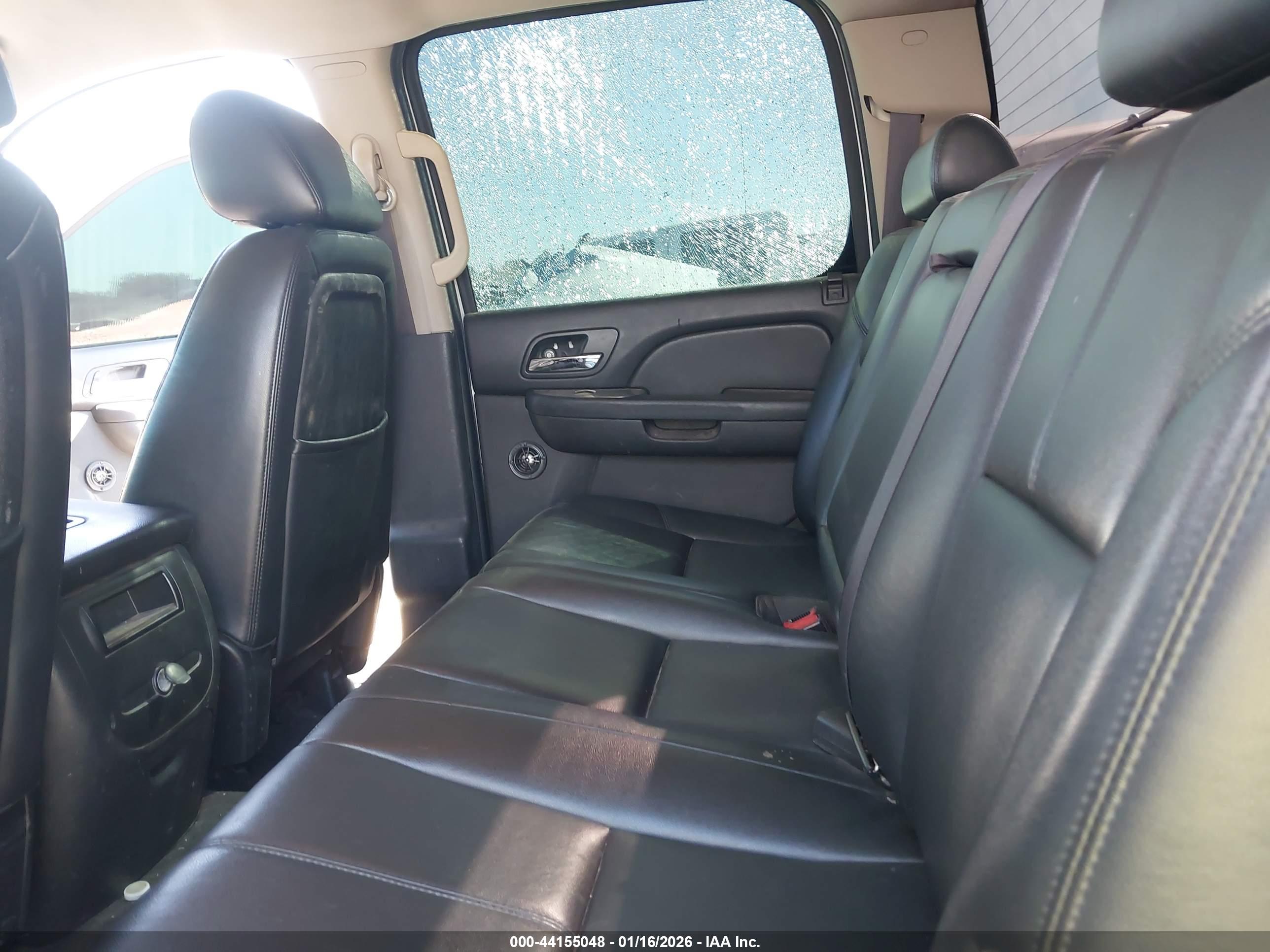 CHEVROLET SILVERADO image 8