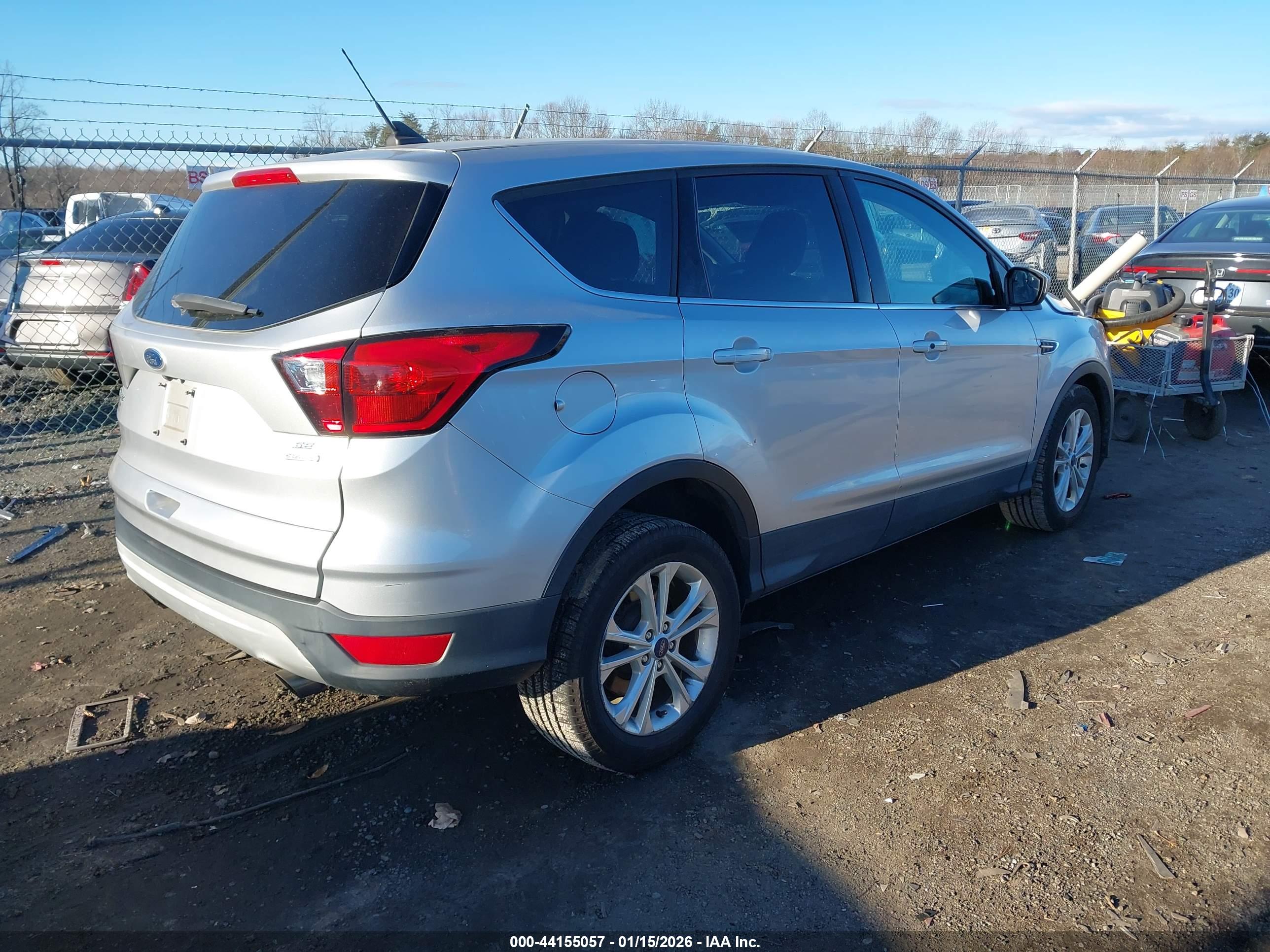 FORD ESCAPE image 4