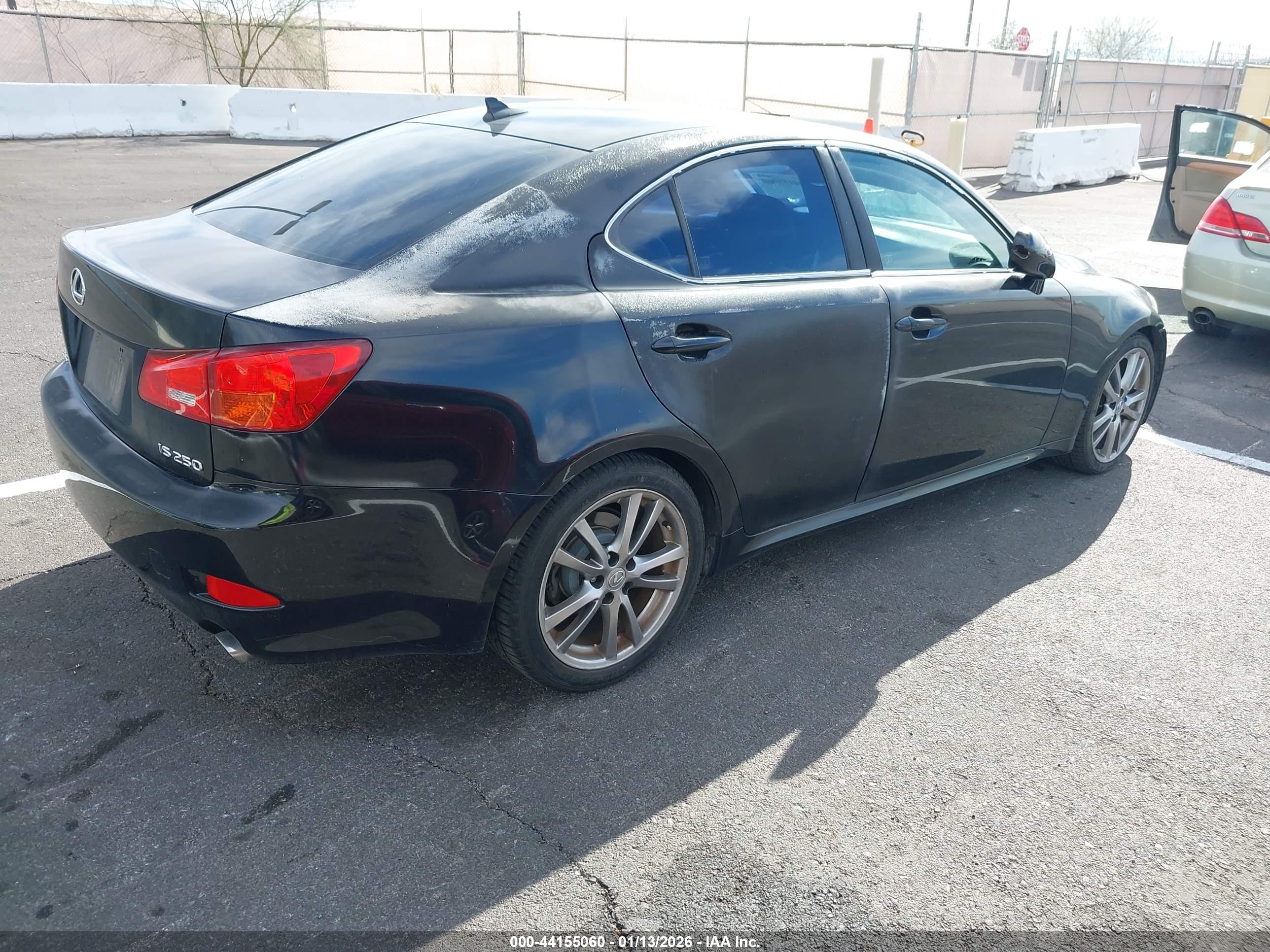 LEXUS IS image 4