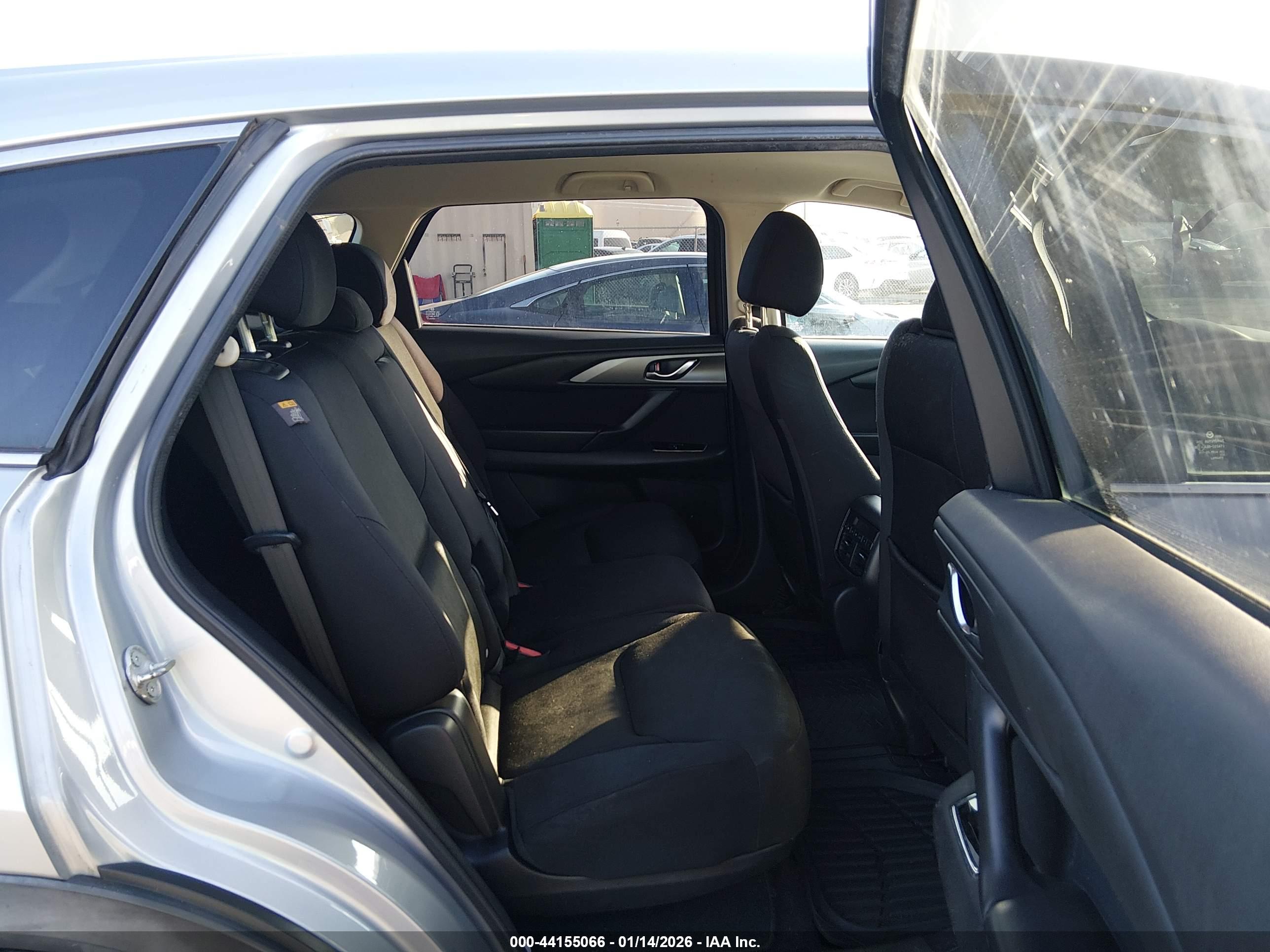 MAZDA CX-9 image 8