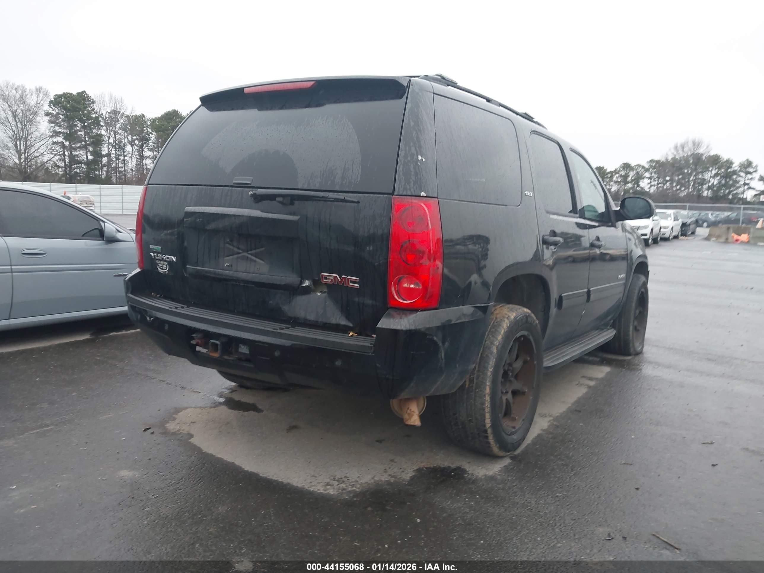 GMC YUKON image 4