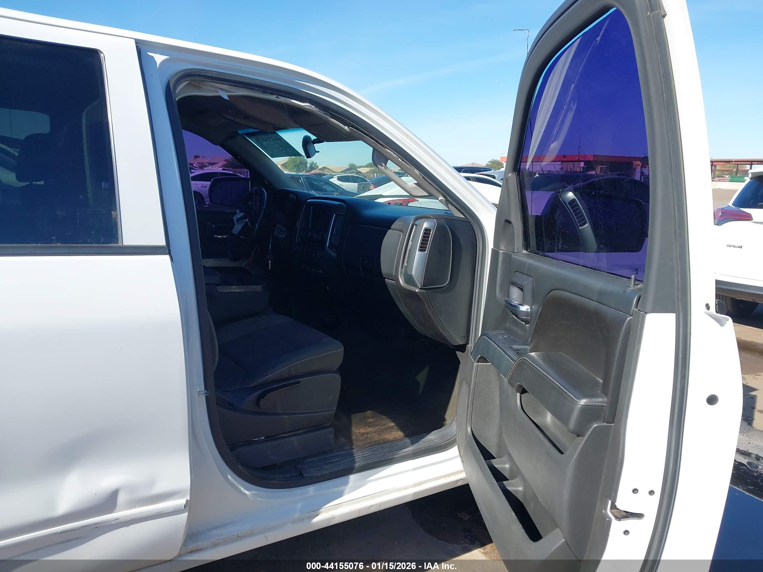 CHEVROLET SILVERADO image 5