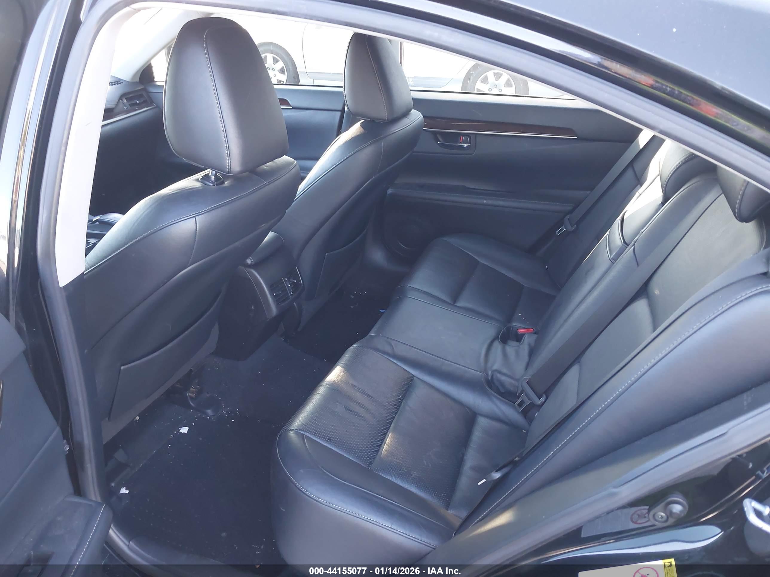 LEXUS ES image 8
