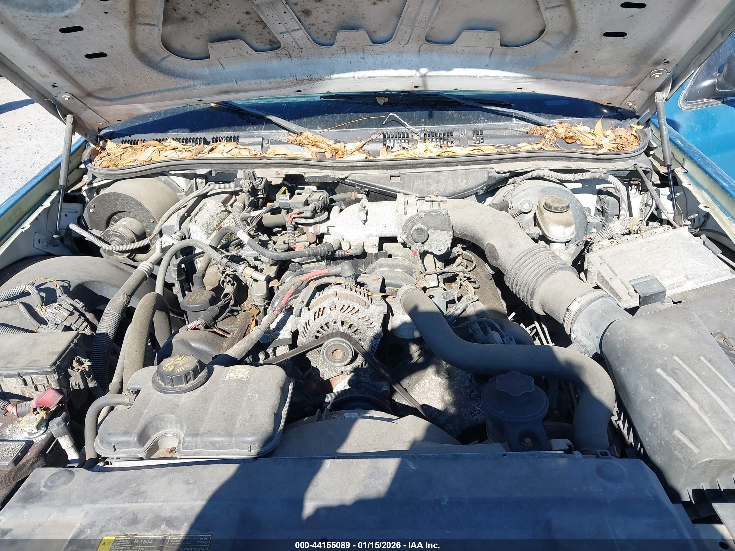 FORD CROWN image 10