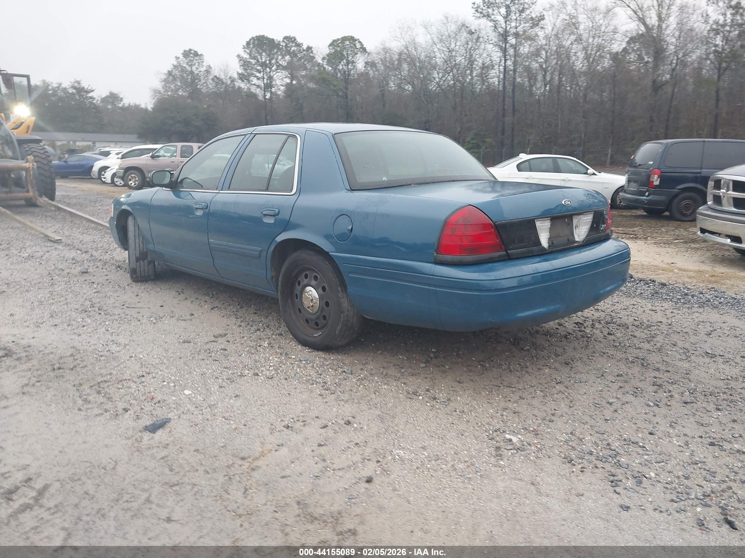 FORD CROWN image 3