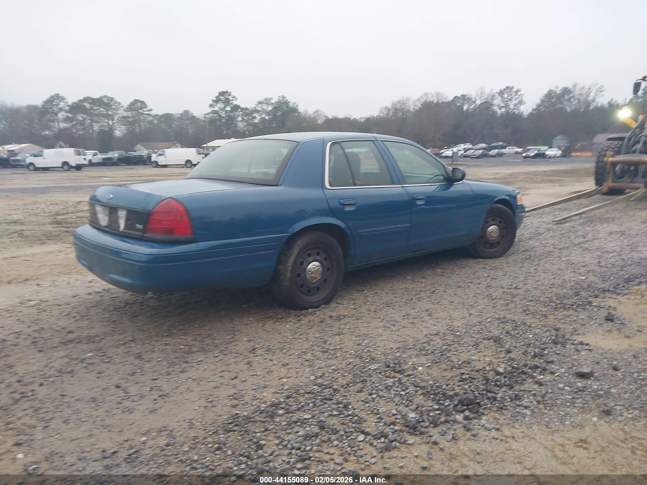 FORD CROWN image 4