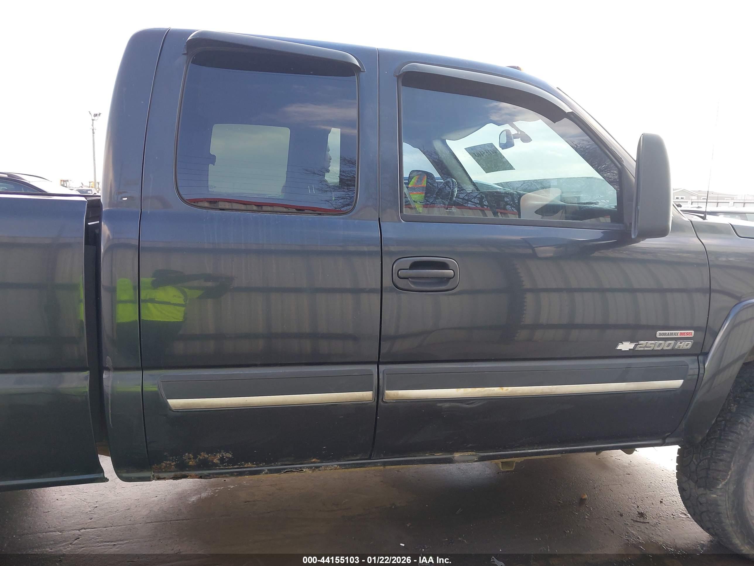 CHEVROLET SILVERADO image 6