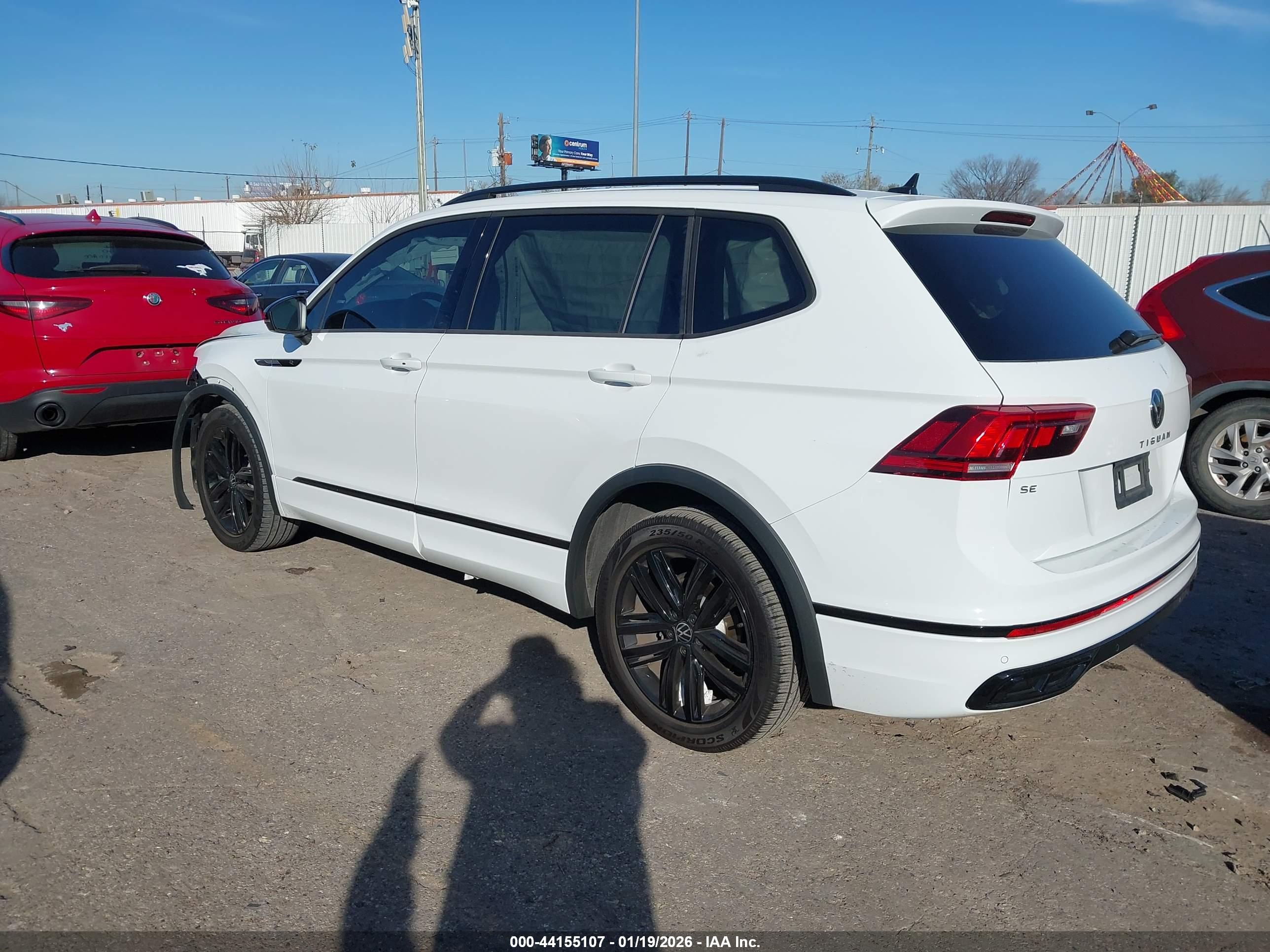 VOLKSWAGEN TIGUAN image 3