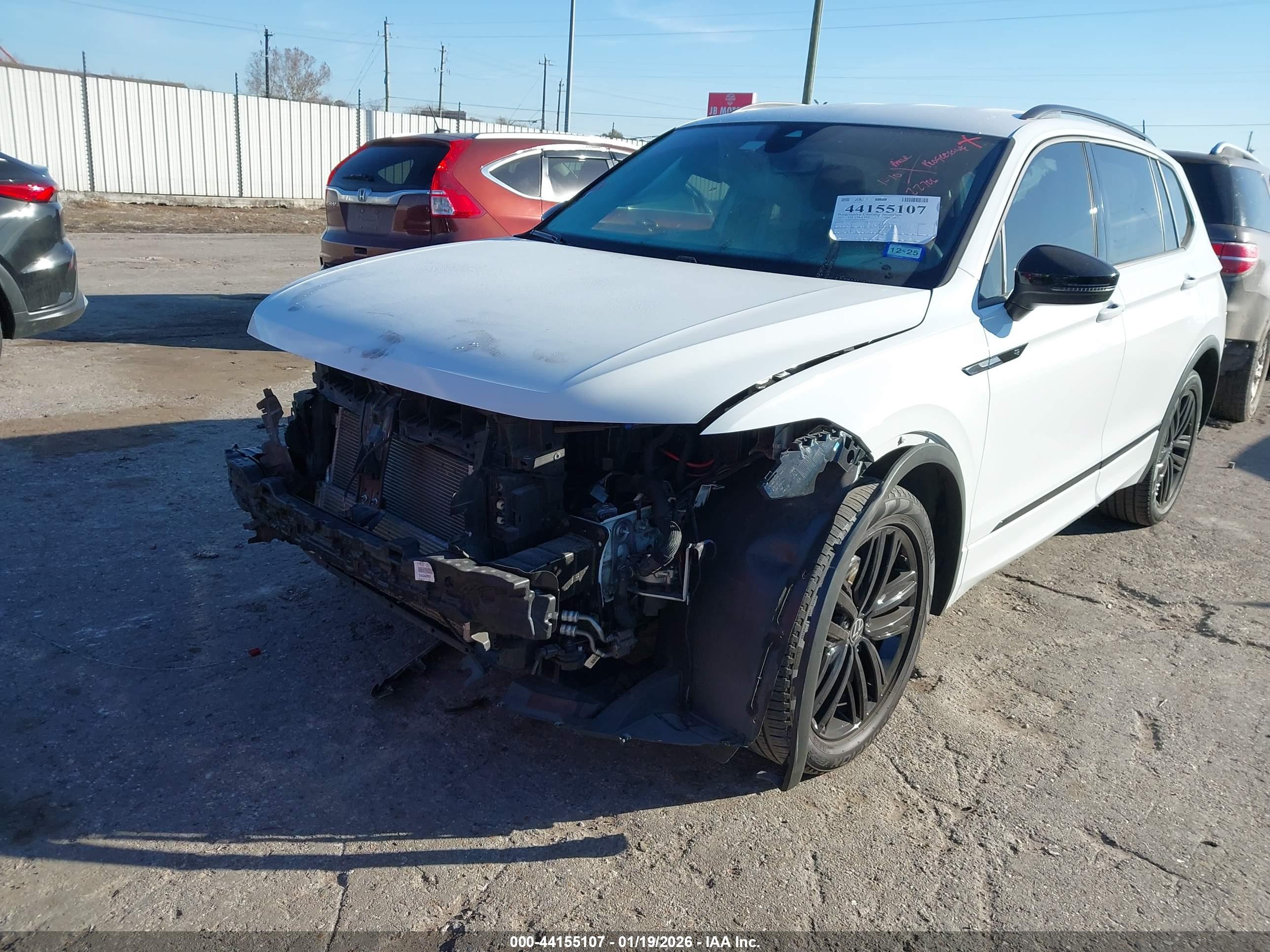 VOLKSWAGEN TIGUAN image 6