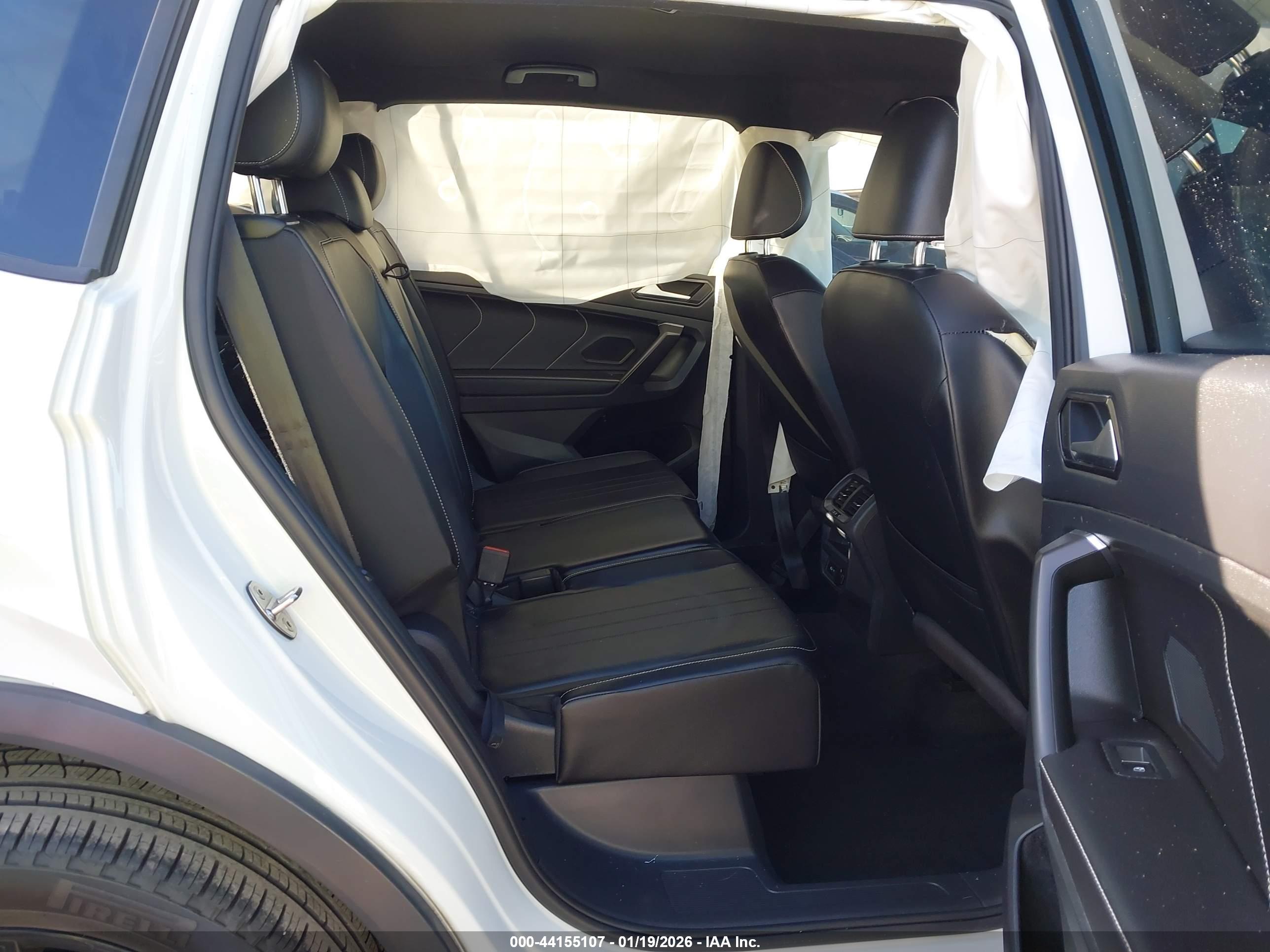 VOLKSWAGEN TIGUAN image 8