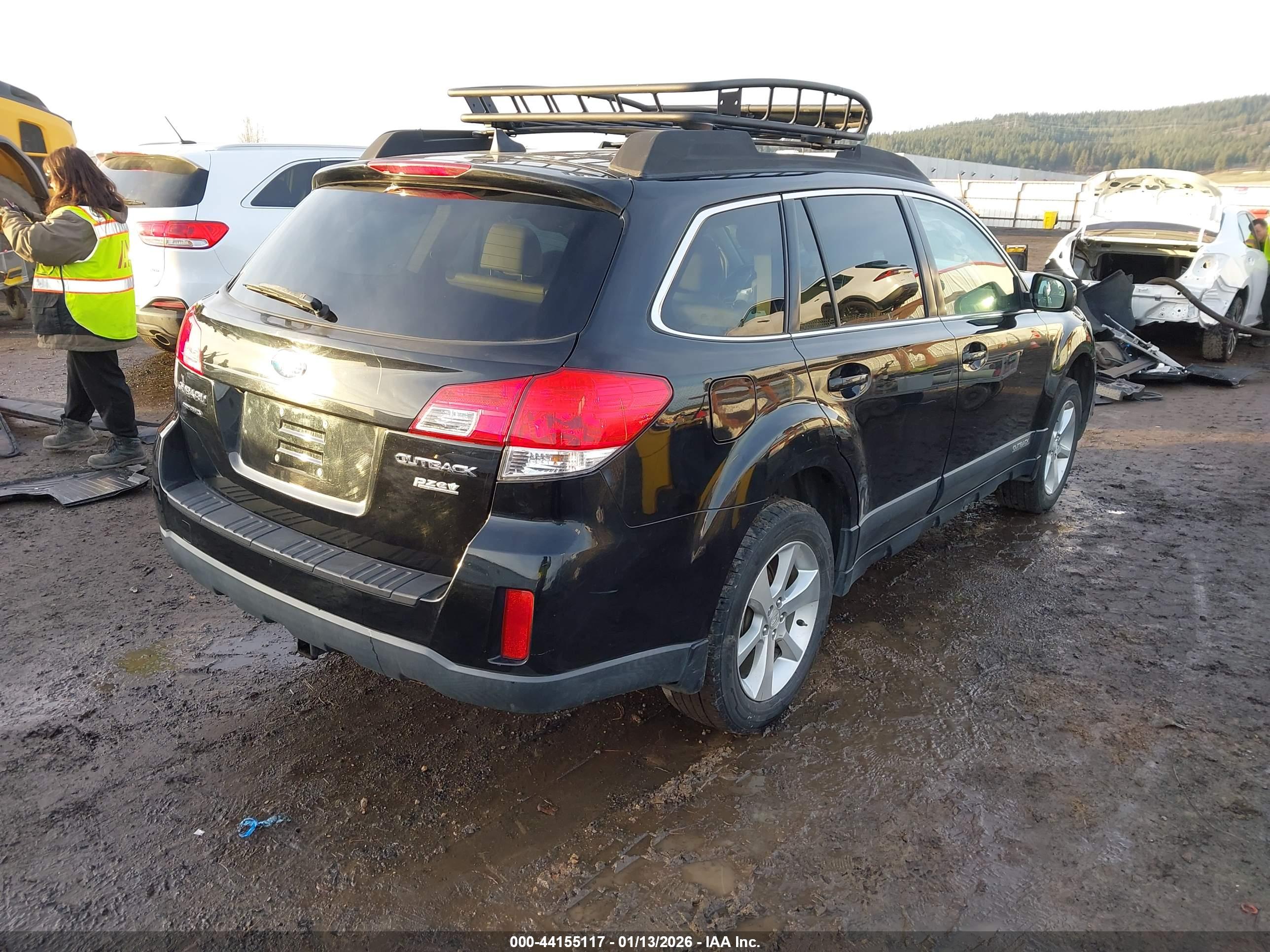 SUBARU OUTBACK image 4